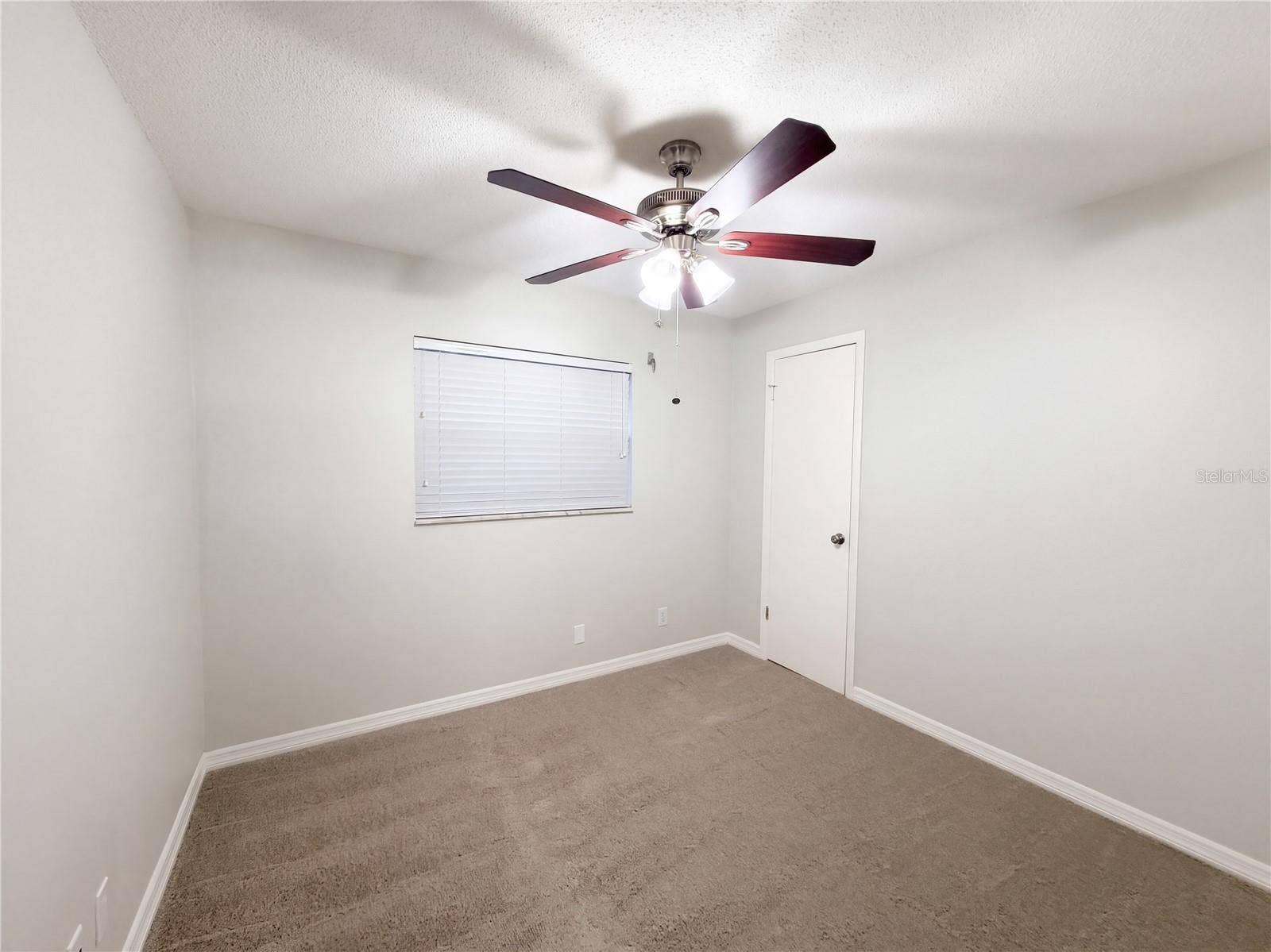 400 HOLLY STREET, South Daytona, FL 32119 400 HOLLY STREET, South Daytona, FL 32119