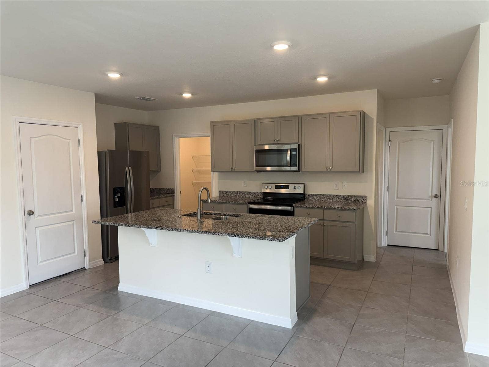 1071 CASCADE DRIVE, Davenport, FL 33837 1071 CASCADE DRIVE, Davenport, FL 33837