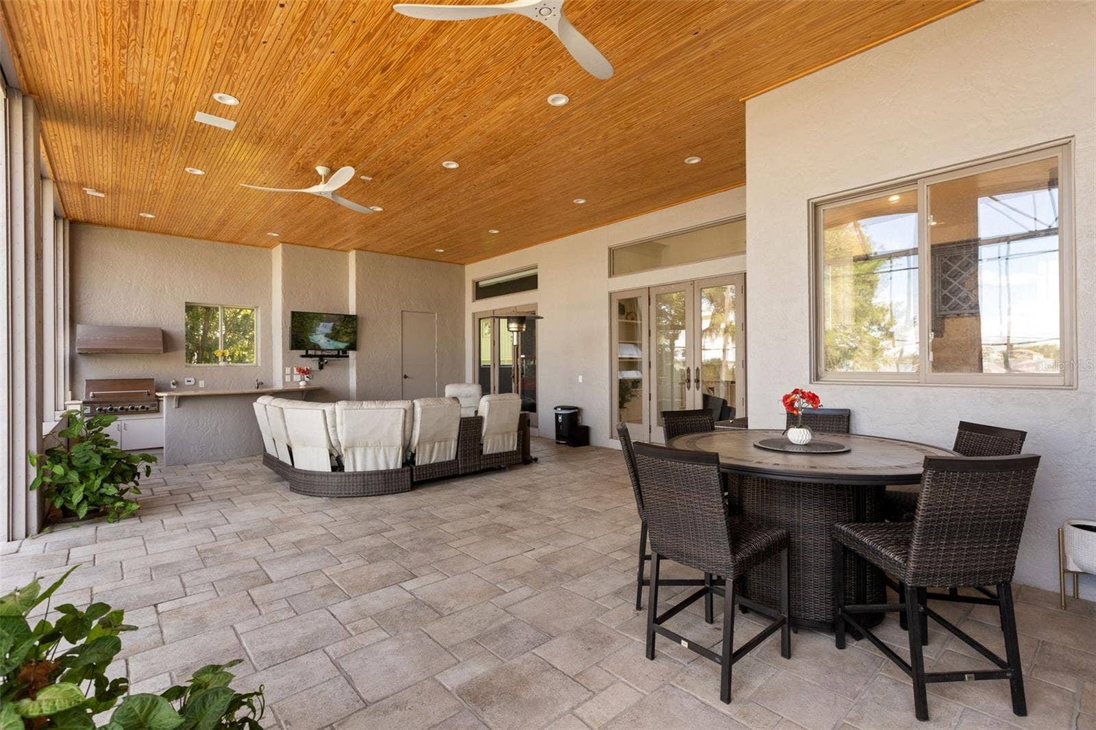 6091 LINNEAL BEACH DRIVE, Apopka, FL 32703 6091 LINNEAL BEACH DRIVE, Apopka, FL 32703