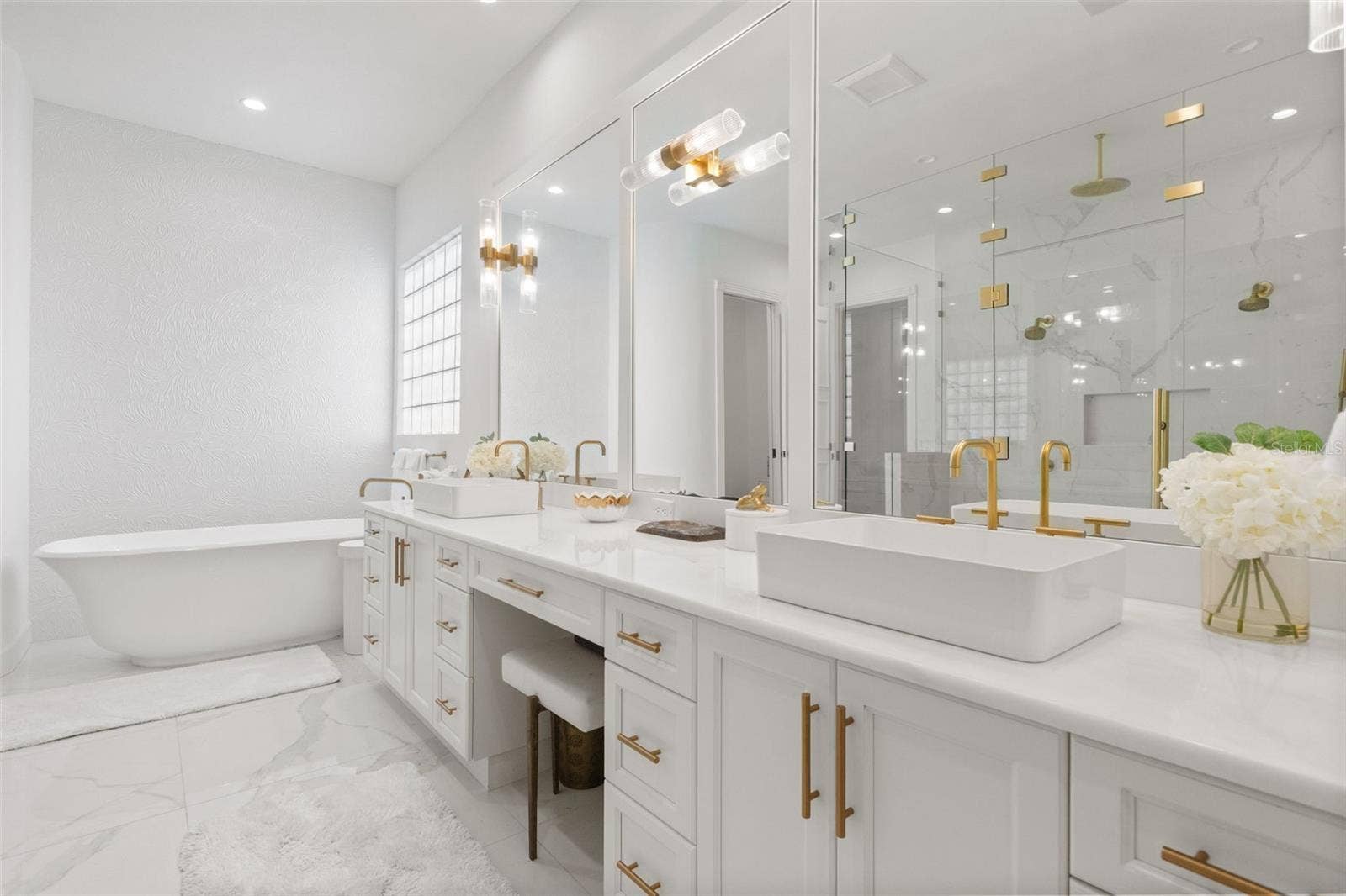 6091 LINNEAL BEACH DRIVE, Apopka, FL 32703 6091 LINNEAL BEACH DRIVE, Apopka, FL 32703