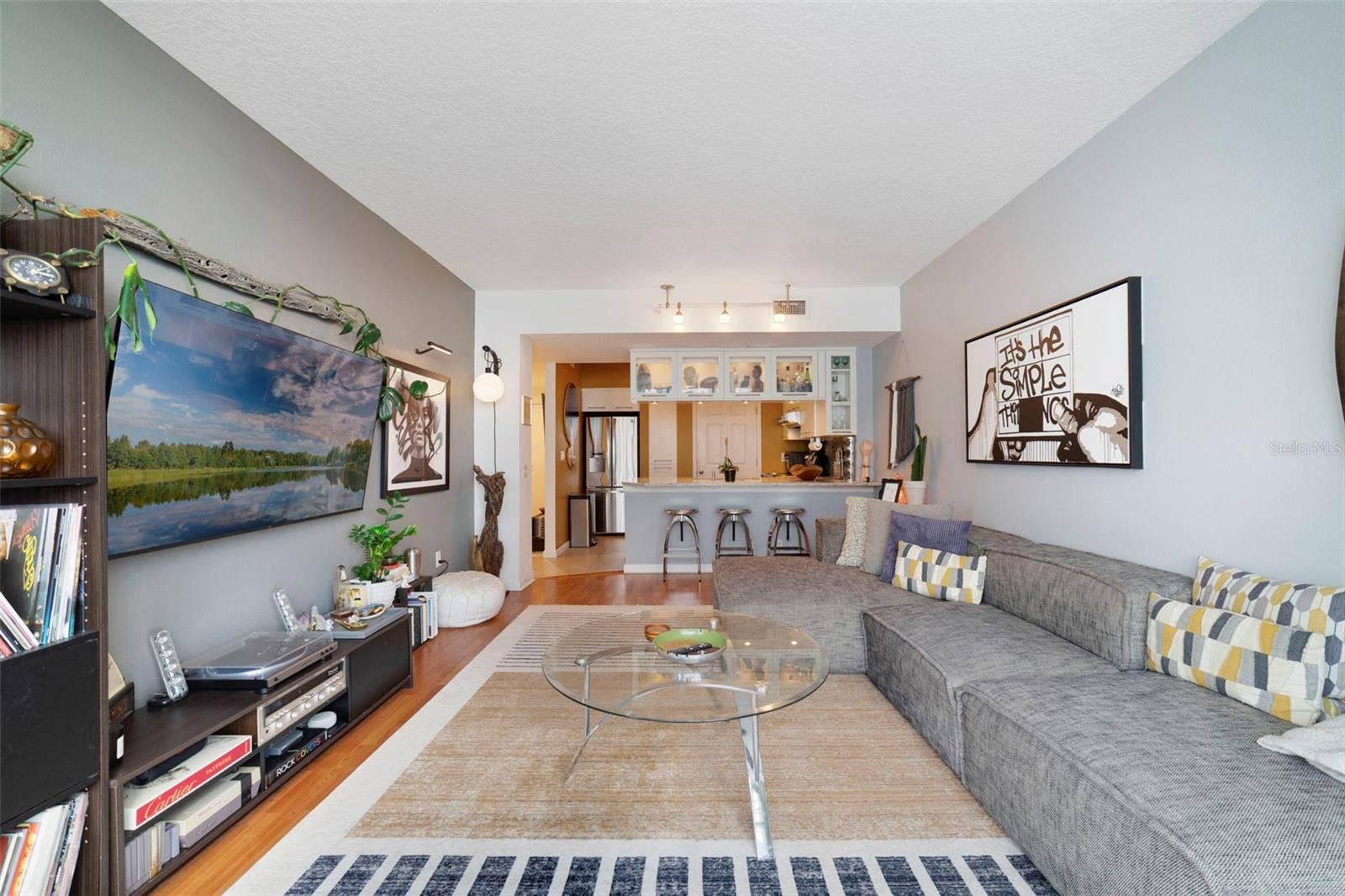 322 E CENTRAL BOULEVARD, #811, Orlando, FL 32801 Living Room - Image 3