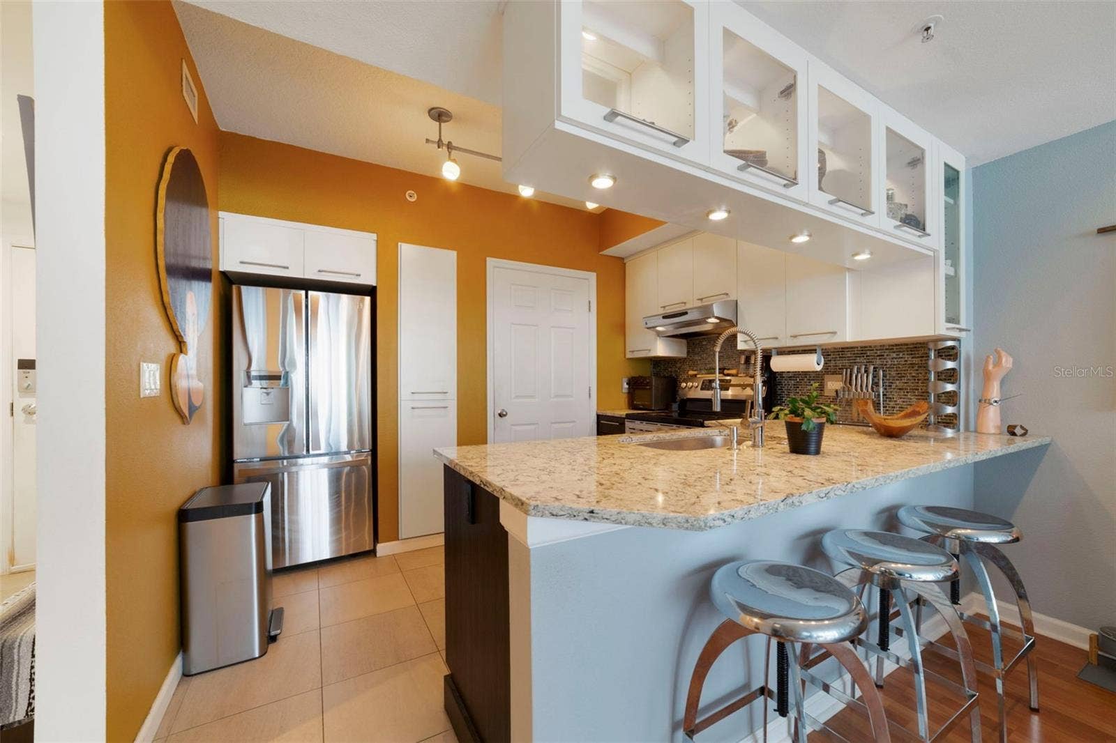 322 E CENTRAL BOULEVARD, #811, Orlando, FL 32801 Kitchen Image 1