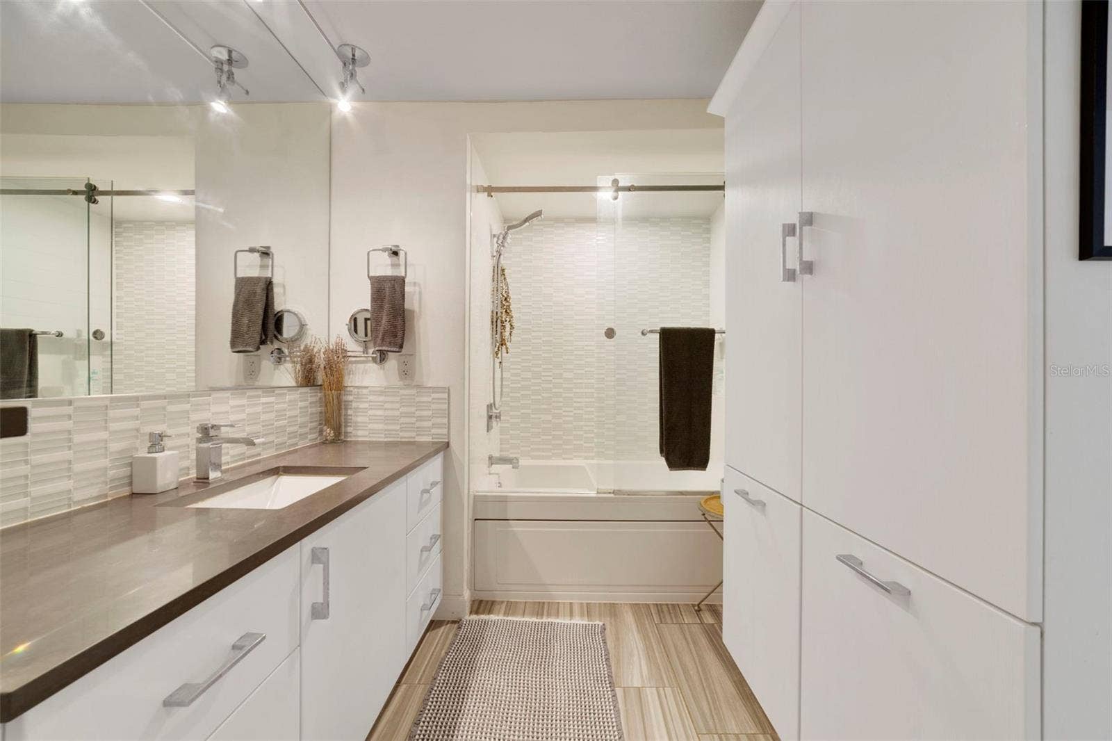 322 E CENTRAL BOULEVARD, #811, Orlando, FL 32801 Primary Bathroom - 2