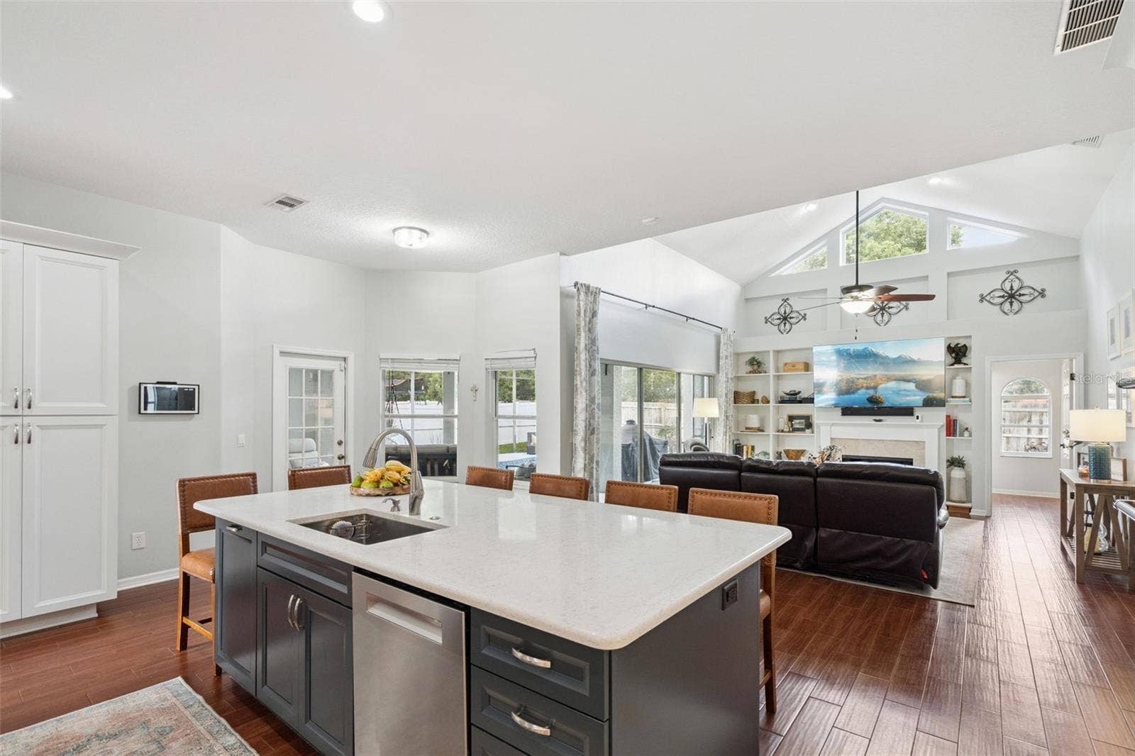 2201 WESTBOURNE DRIVE, Oviedo, FL 32765 2201 WESTBOURNE DRIVE, Oviedo, FL 32765