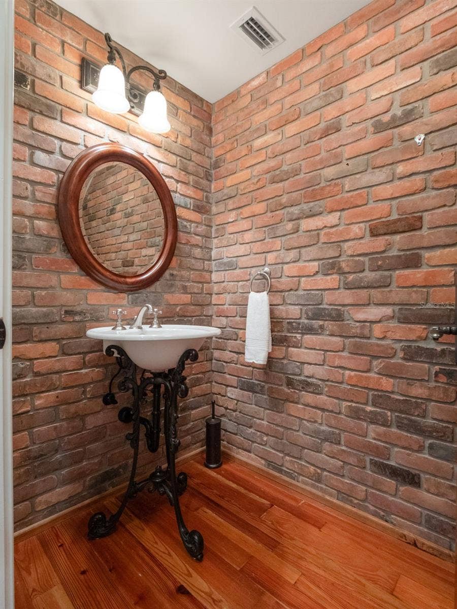 1600 LEGION DRIVE, Winter Park, FL 32789 Powder Room off Foyer