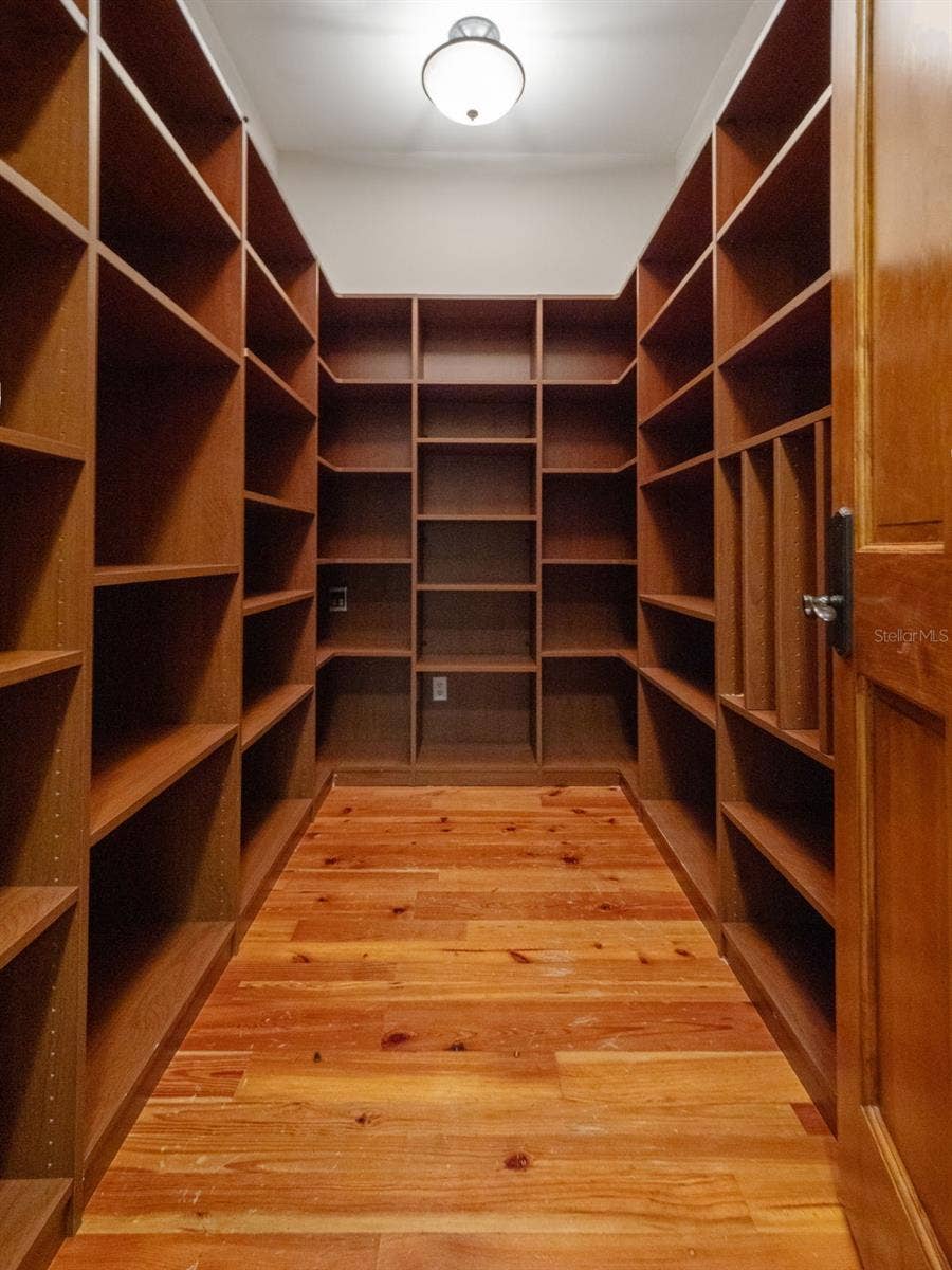 1600 LEGION DRIVE, Winter Park, FL 32789 Walk-In Pantry