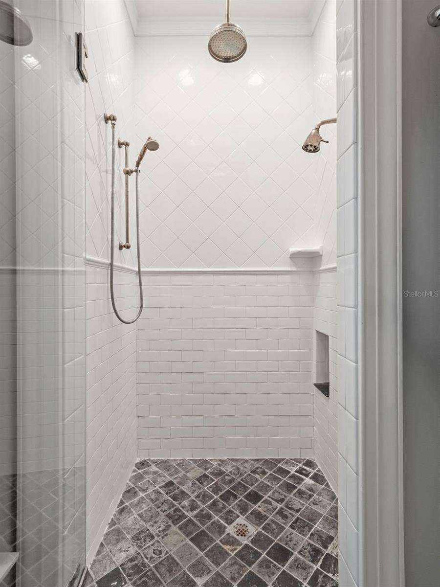 1600 LEGION DRIVE, Winter Park, FL 32789 Walk-In Shower