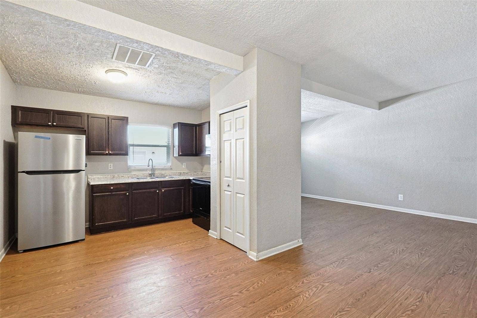 804 68TH AVENUE W, Bradenton, FL 34207 804 68TH AVENUE W, Bradenton, FL 34207