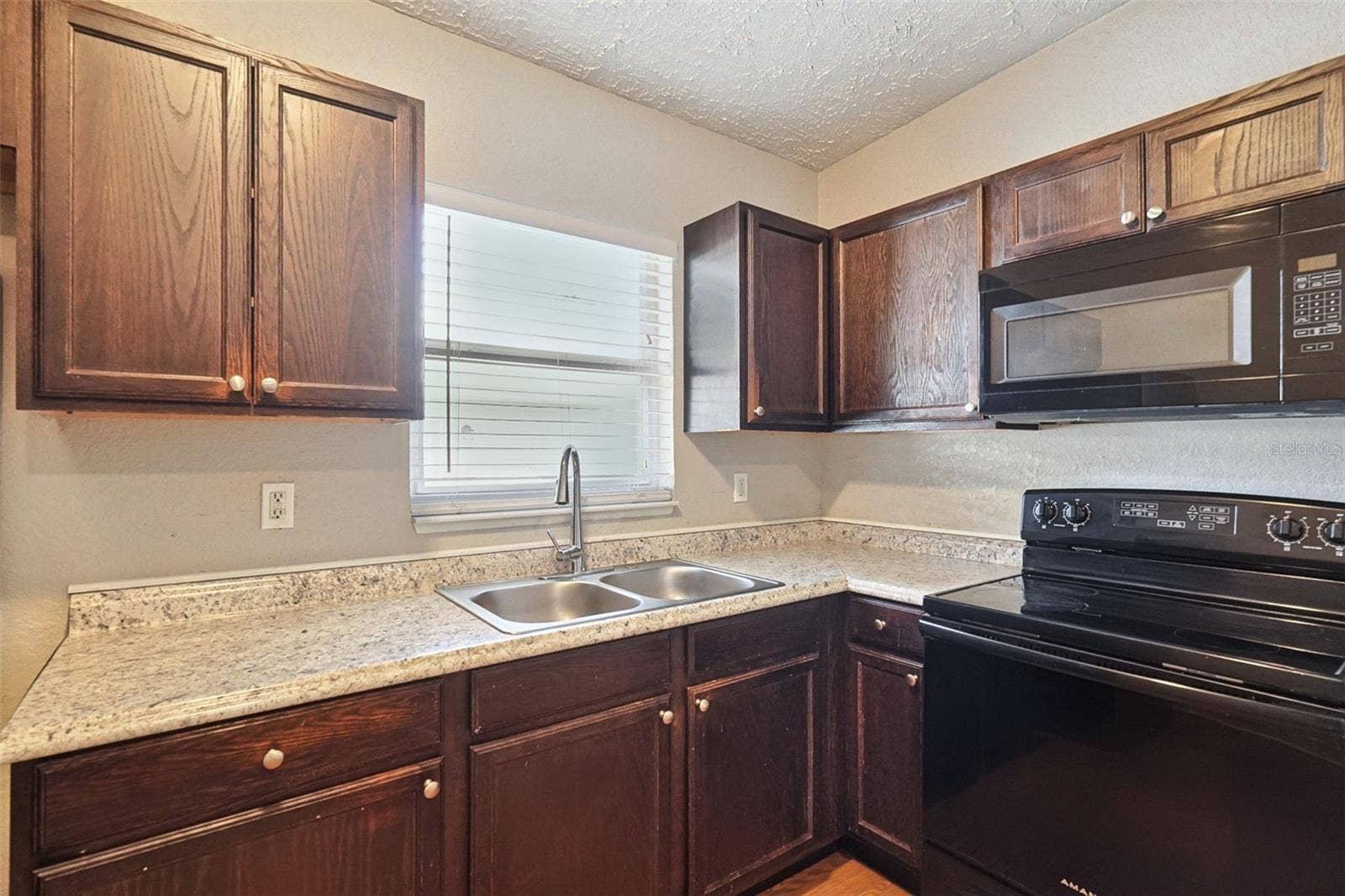 804 68TH AVENUE W, Bradenton, FL 34207 804 68TH AVENUE W, Bradenton, FL 34207