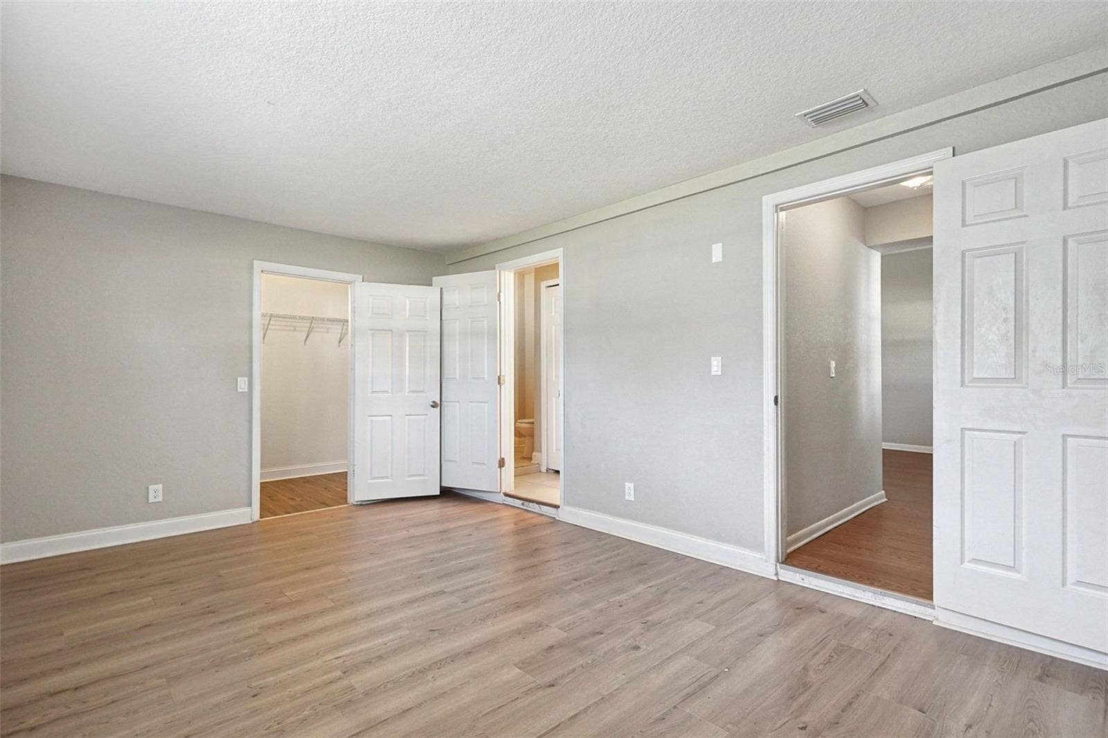 804 68TH AVENUE W, Bradenton, FL 34207 804 68TH AVENUE W, Bradenton, FL 34207