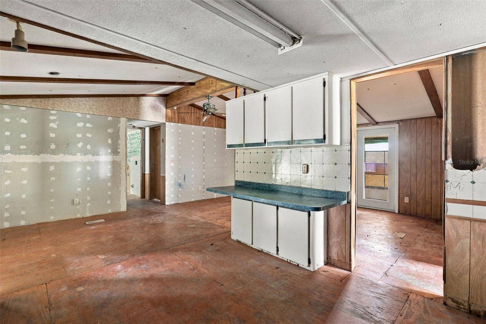 8946 SW 33RD COURT, Ocala, FL 34476 8946 SW 33RD COURT, Ocala, FL 34476