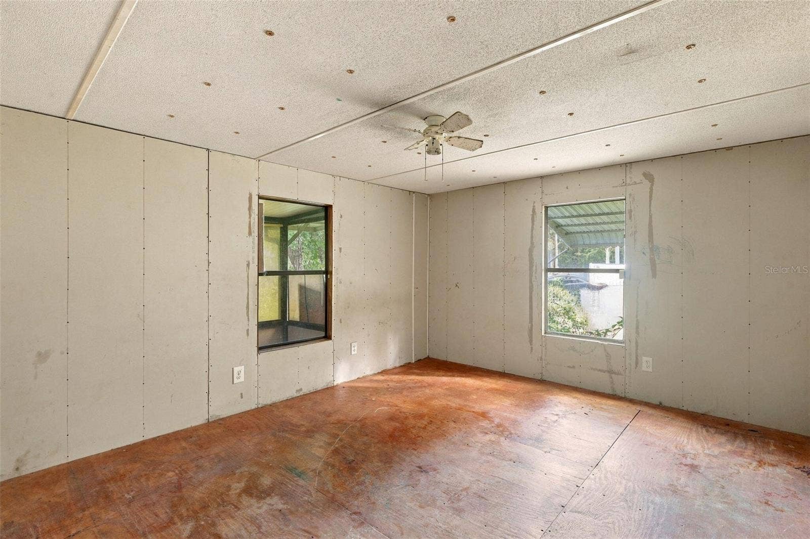 8946 SW 33RD COURT, Ocala, FL 34476 8946 SW 33RD COURT, Ocala, FL 34476