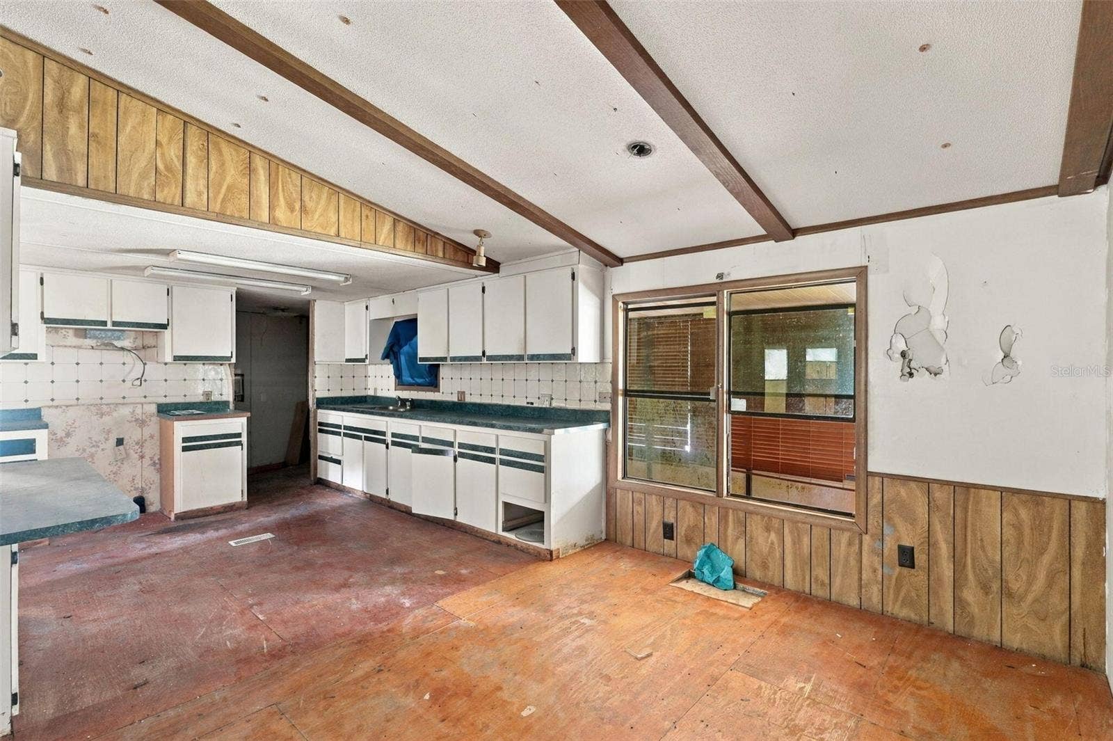 8946 SW 33RD COURT, Ocala, FL 34476 8946 SW 33RD COURT, Ocala, FL 34476