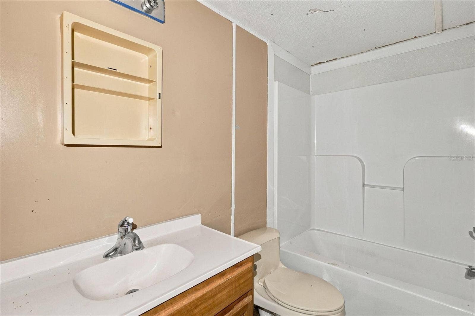 8946 SW 33RD COURT, Ocala, FL 34476 8946 SW 33RD COURT, Ocala, FL 34476