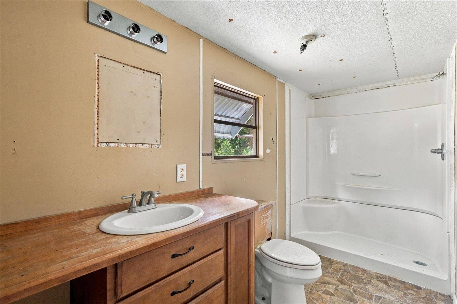8946 SW 33RD COURT, Ocala, FL 34476 8946 SW 33RD COURT, Ocala, FL 34476