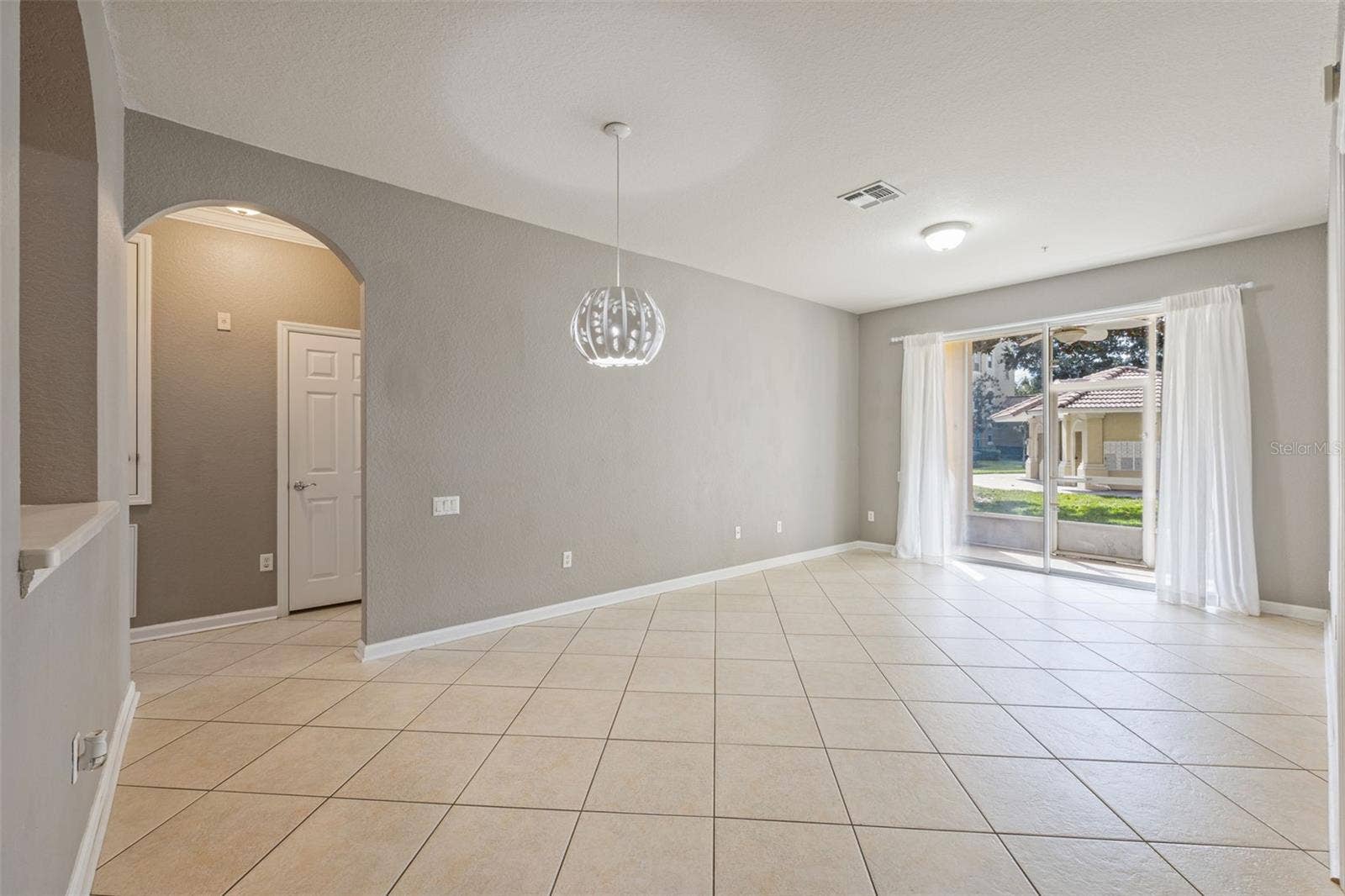 3314 ROBERT TRENT JONES DRIVE, #10701, Orlando, FL 32835 3314 ROBERT TRENT JONES DRIVE, #10701, Orlando, FL 32835