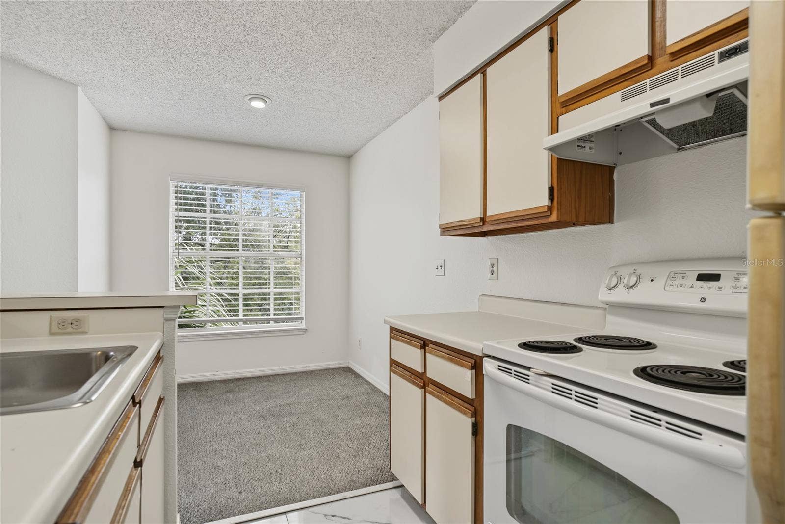 1079 S HIAWASSEE ROAD, #1136, Orlando, FL 32835 1079 S HIAWASSEE ROAD, #1136, Orlando, FL 32835