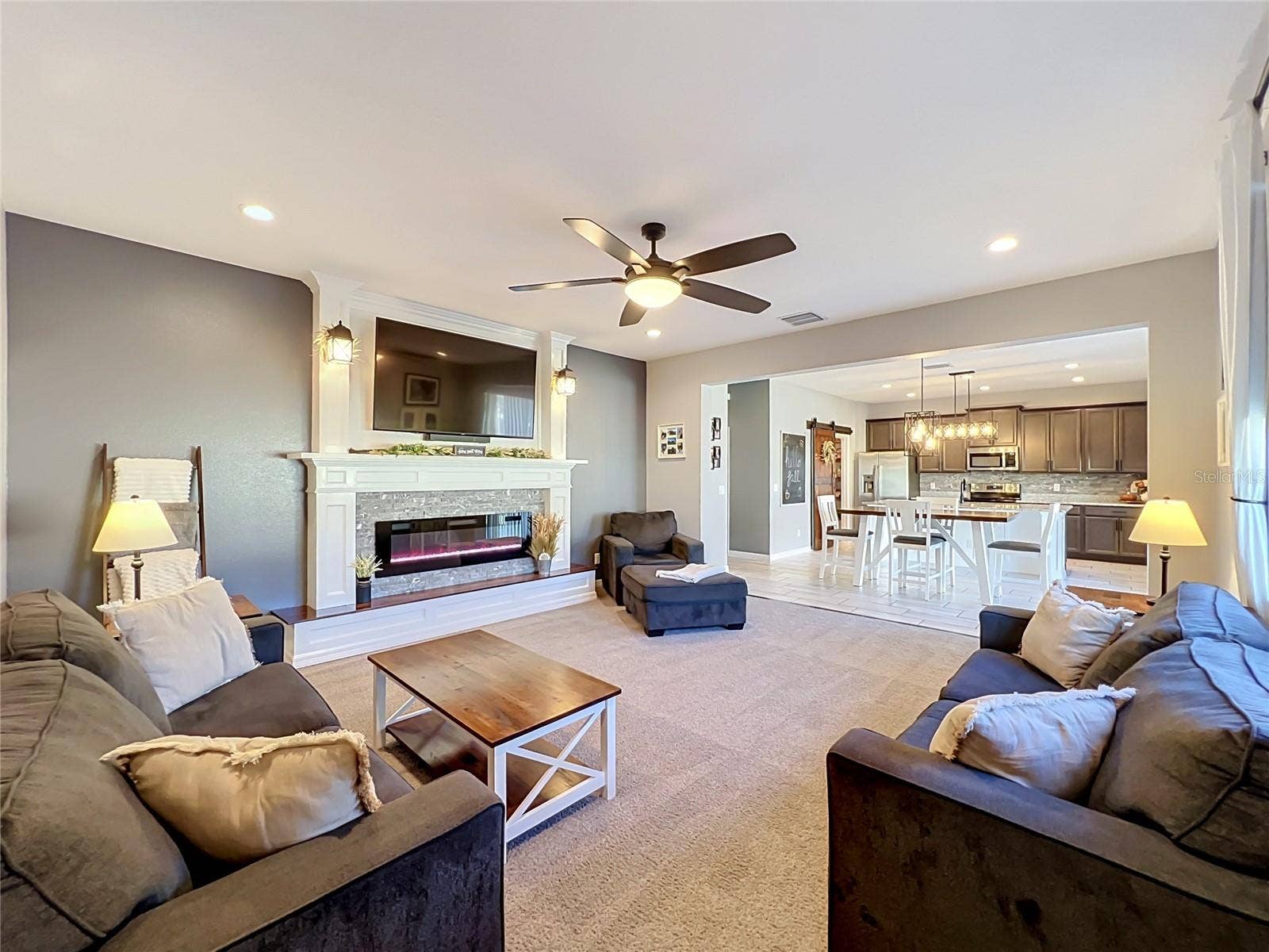 9389 LA SALLE STREET, Groveland, FL 34736 9389 LA SALLE STREET, Groveland, FL 34736
