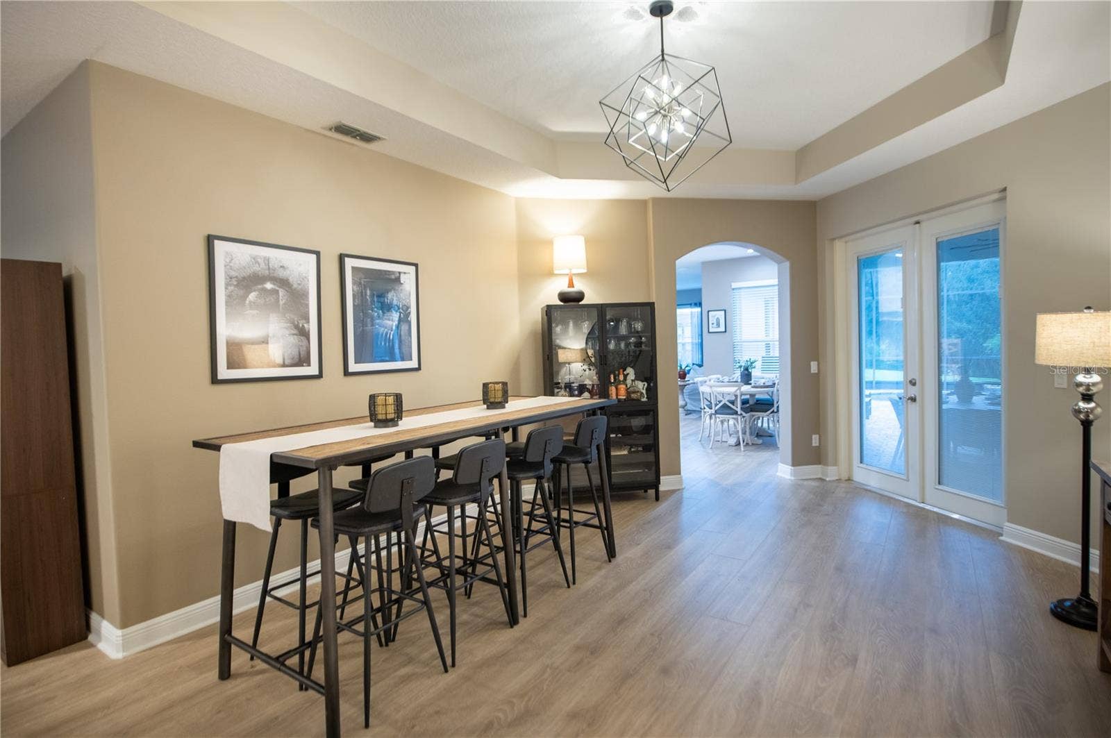 foyer with entertaining area
