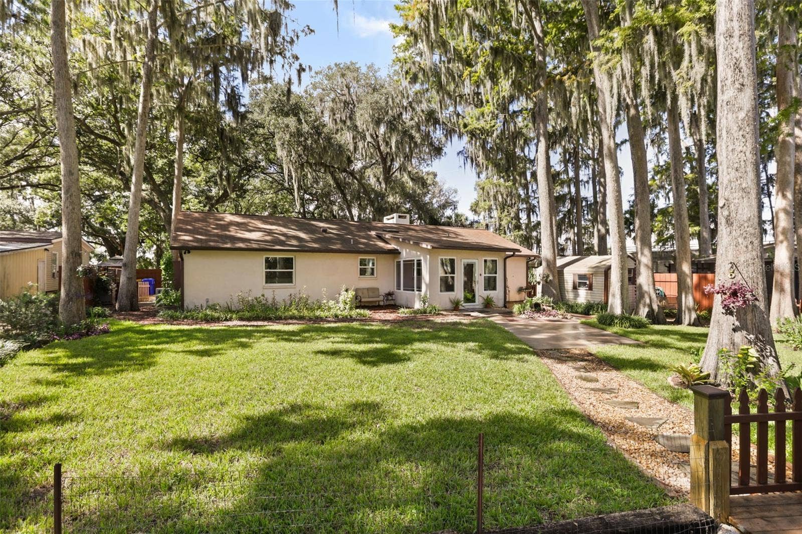 1080 FOREST DRIVE, Tavares, FL 32778 1080 FOREST DRIVE, Tavares, FL 32778