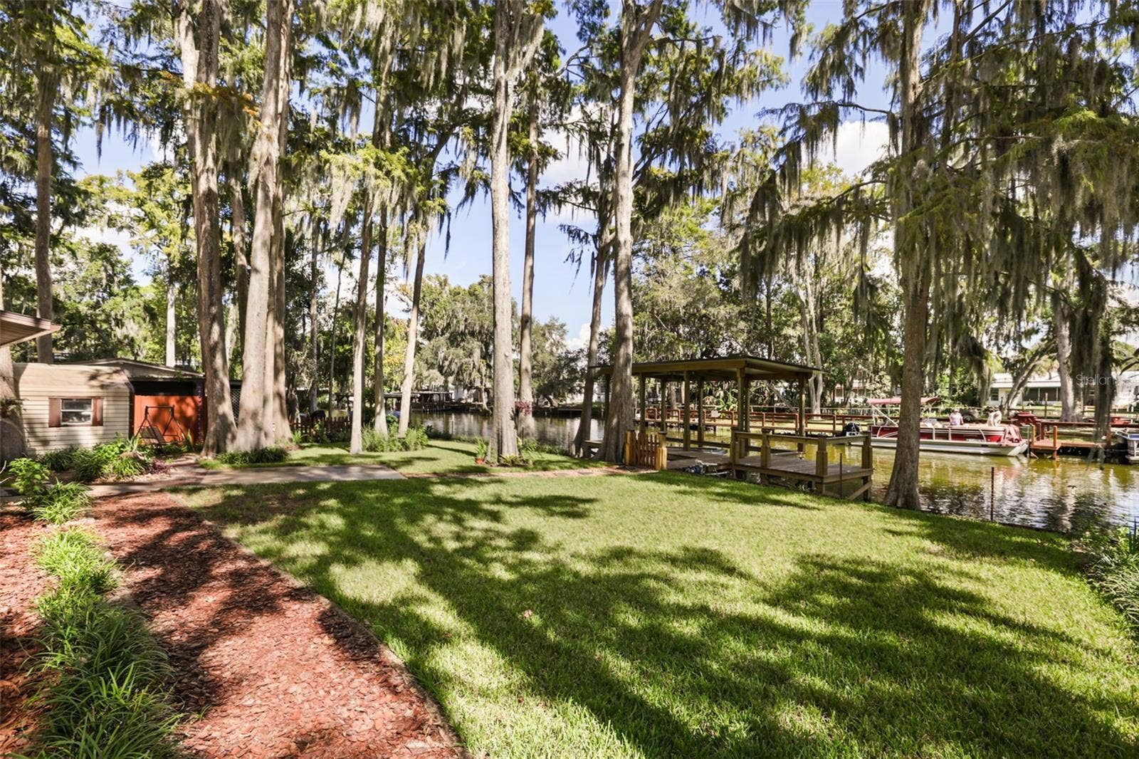 1080 FOREST DRIVE, Tavares, FL 32778 1080 FOREST DRIVE, Tavares, FL 32778