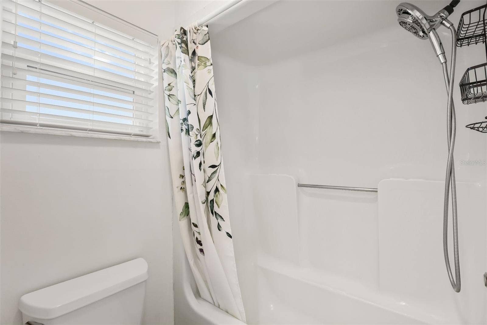 1080 FOREST DRIVE, Tavares, FL 32778 1080 FOREST DRIVE, Tavares, FL 32778