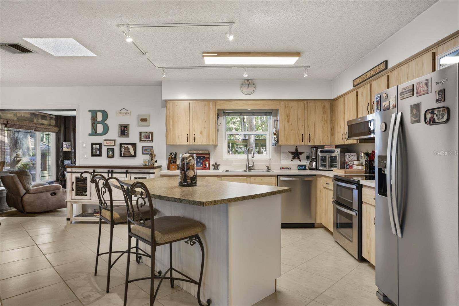 1080 FOREST DRIVE, Tavares, FL 32778 1080 FOREST DRIVE, Tavares, FL 32778