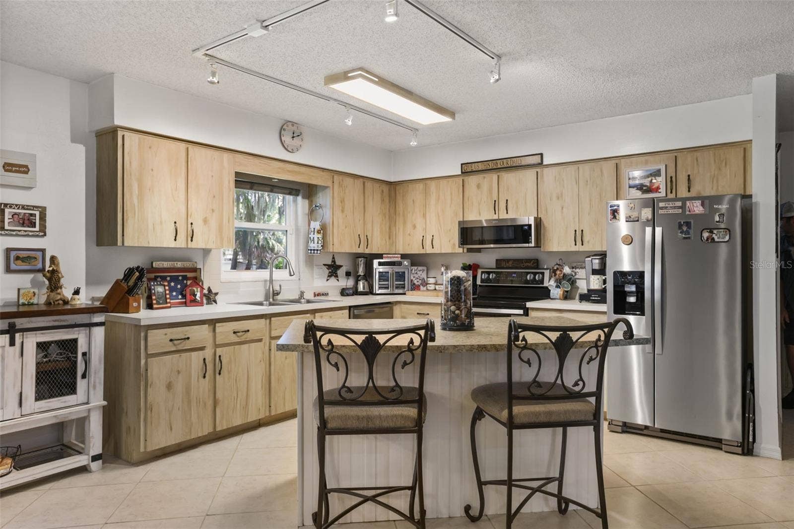 1080 FOREST DRIVE, Tavares, FL 32778 1080 FOREST DRIVE, Tavares, FL 32778