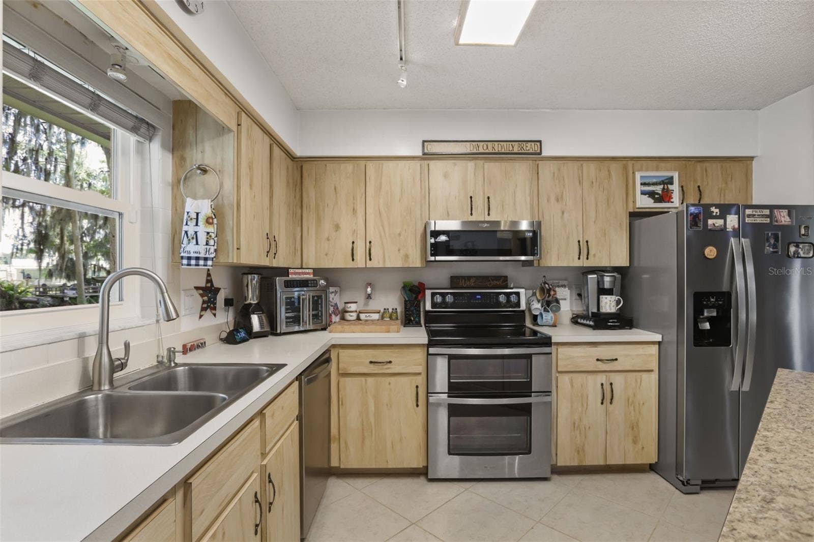 1080 FOREST DRIVE, Tavares, FL 32778 1080 FOREST DRIVE, Tavares, FL 32778