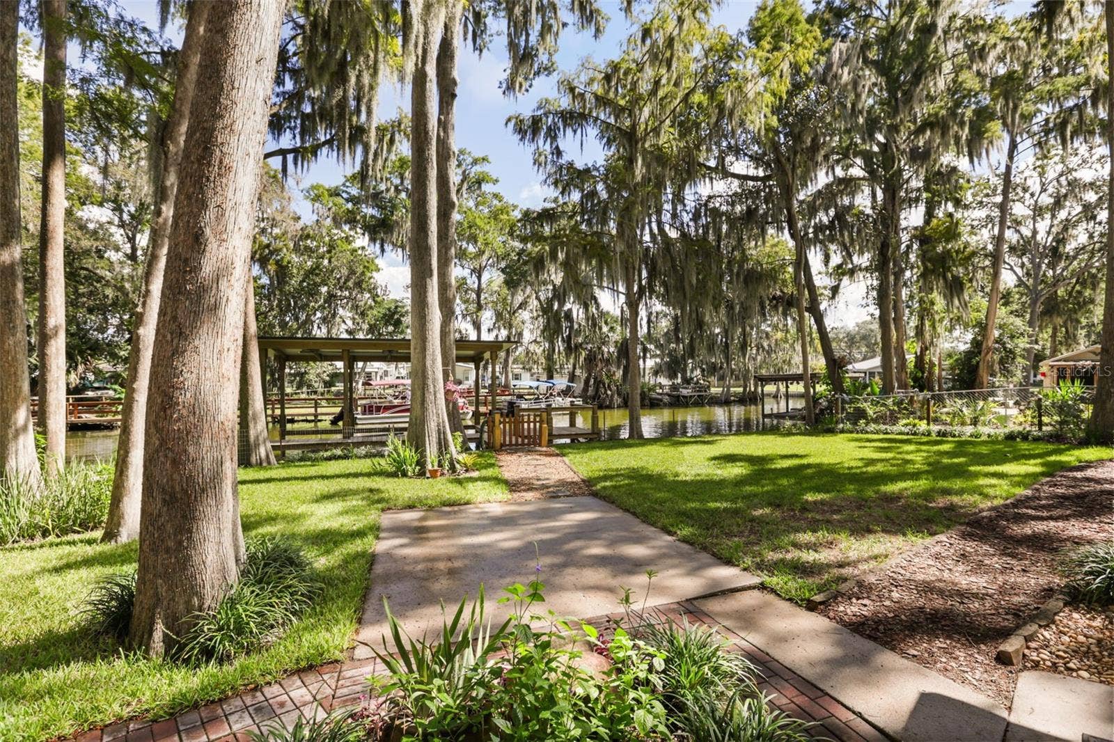 1080 FOREST DRIVE, Tavares, FL 32778 1080 FOREST DRIVE, Tavares, FL 32778