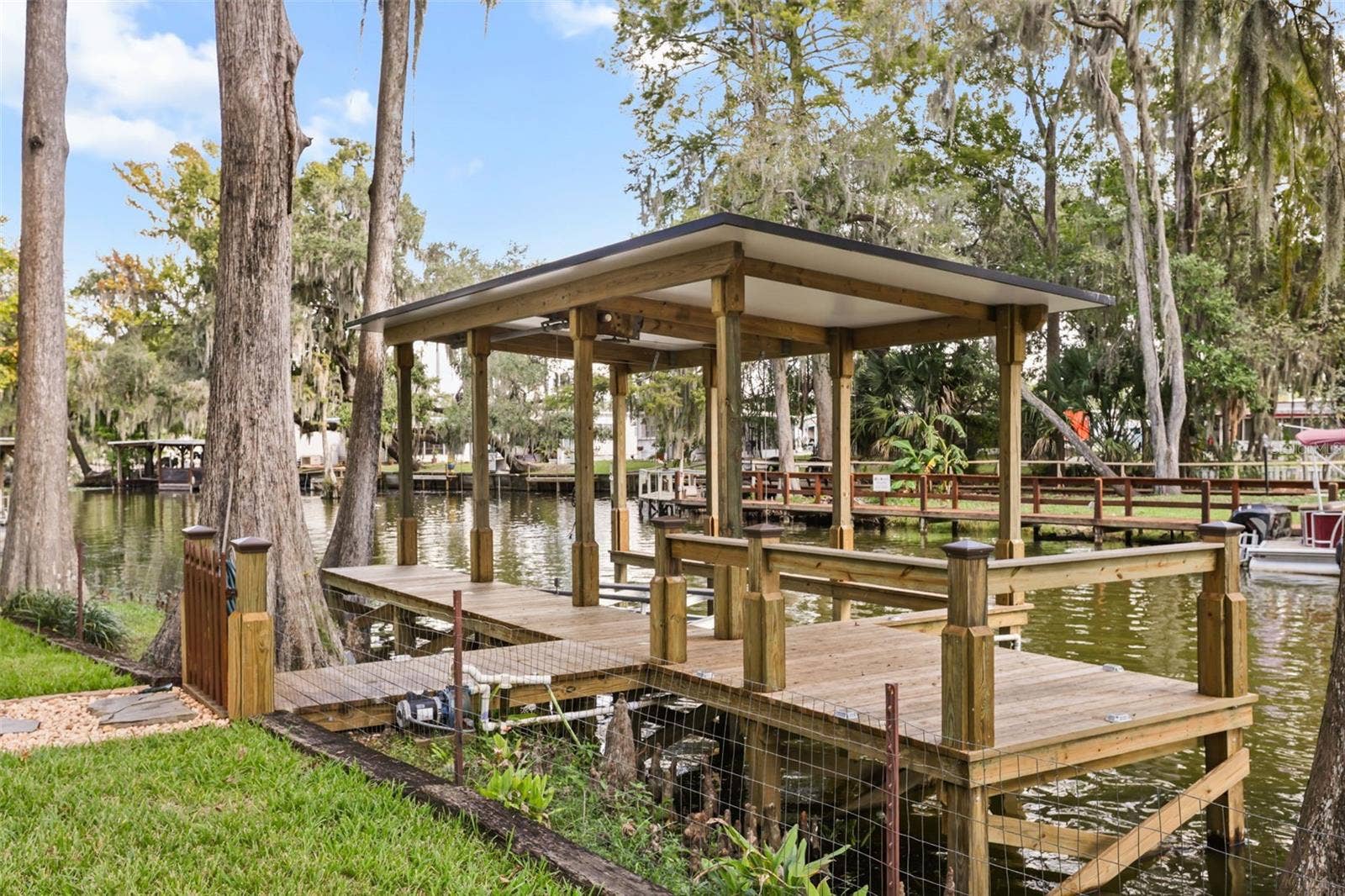 1080 FOREST DRIVE, Tavares, FL 32778 1080 FOREST DRIVE, Tavares, FL 32778