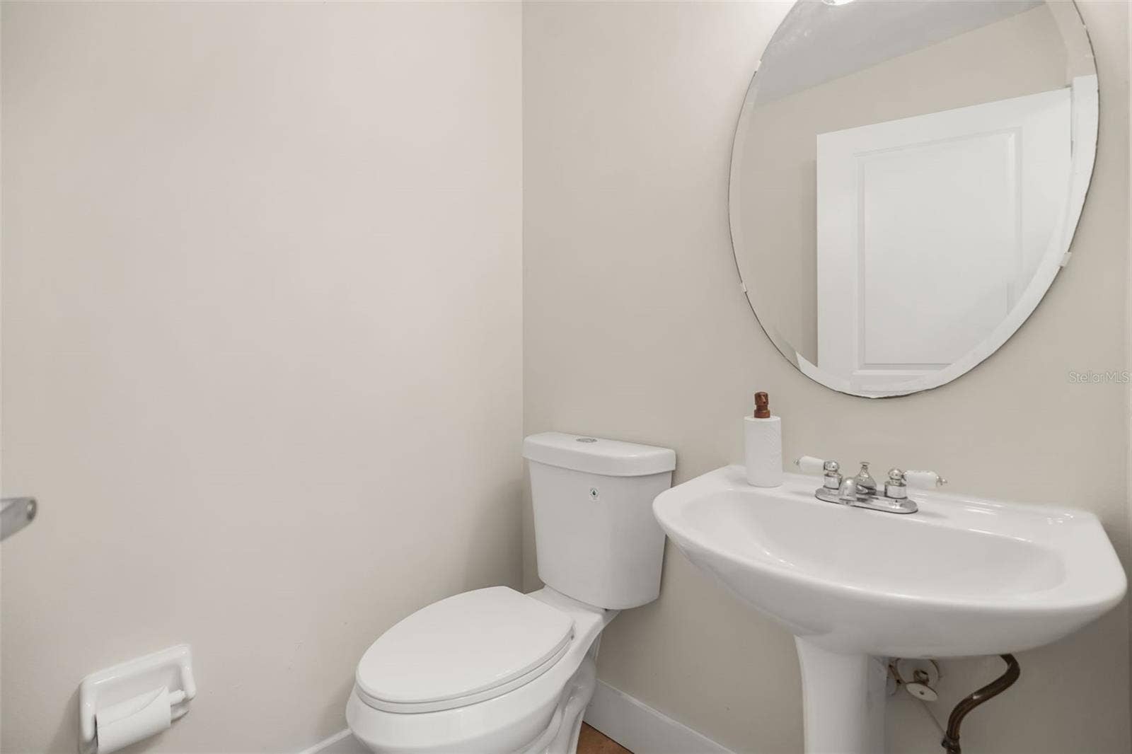 917 BERESFORD WAY, Lake Mary, FL 32746 Downstairs half bath
