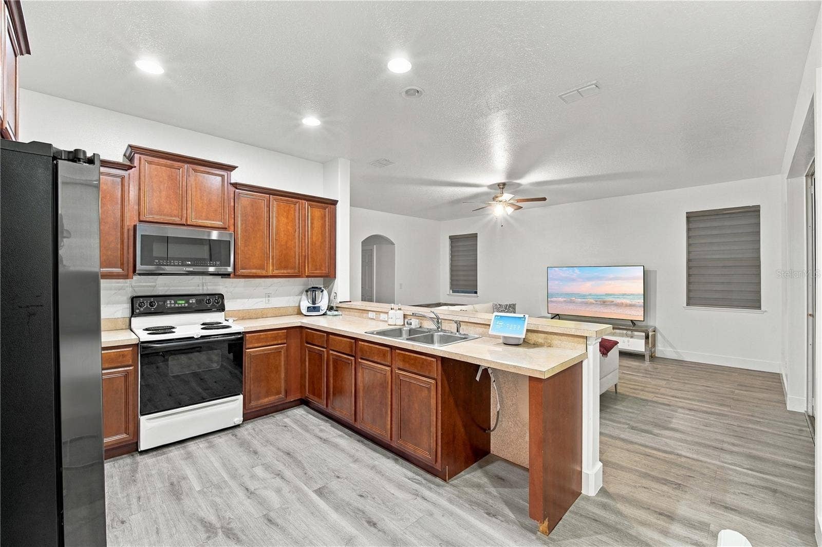 2215 CEDAR GARDEN DRIVE, Orlando, FL 32824 2215 CEDAR GARDEN DRIVE, Orlando, FL 32824