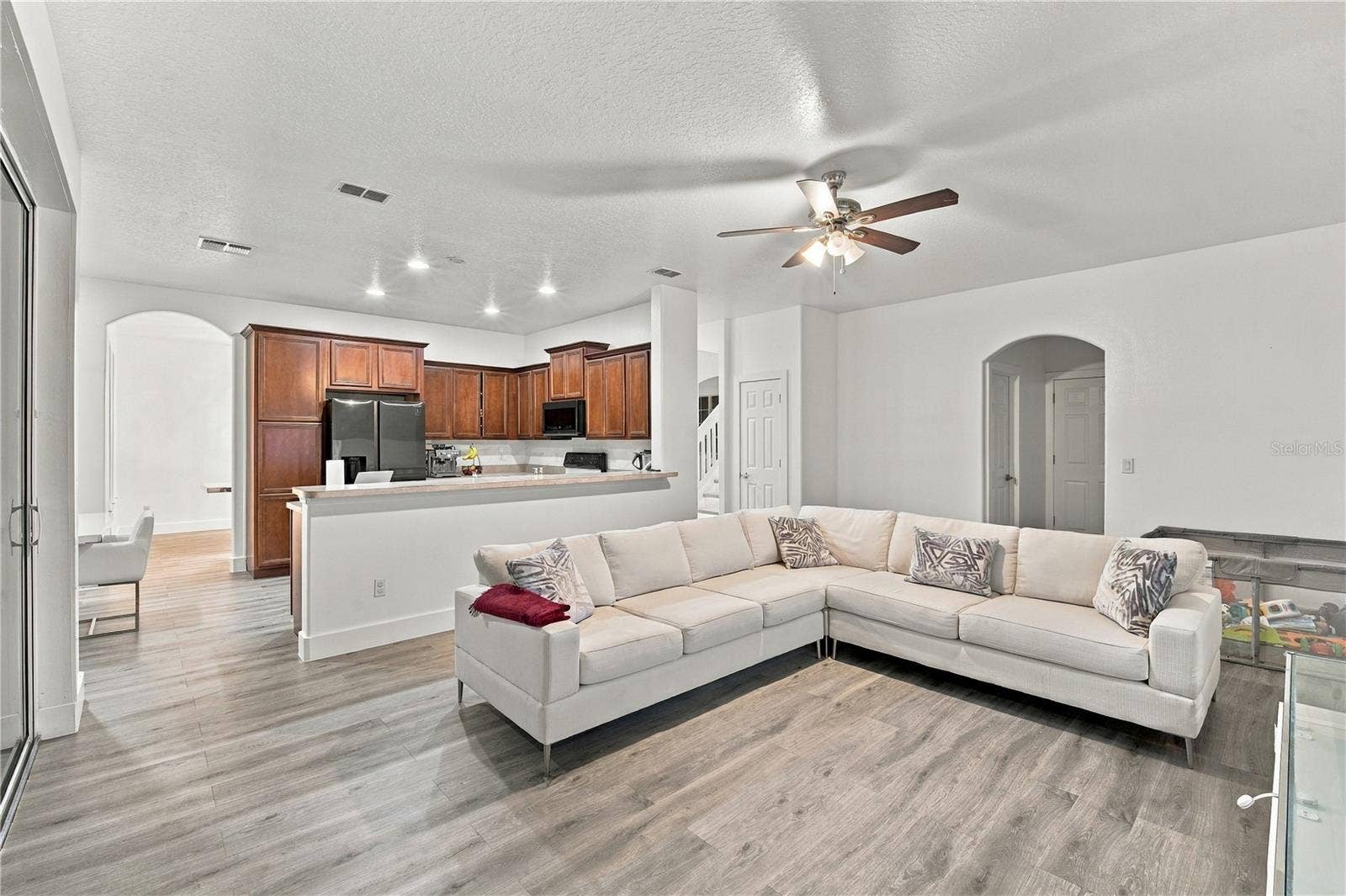 2215 CEDAR GARDEN DRIVE, Orlando, FL 32824 2215 CEDAR GARDEN DRIVE, Orlando, FL 32824