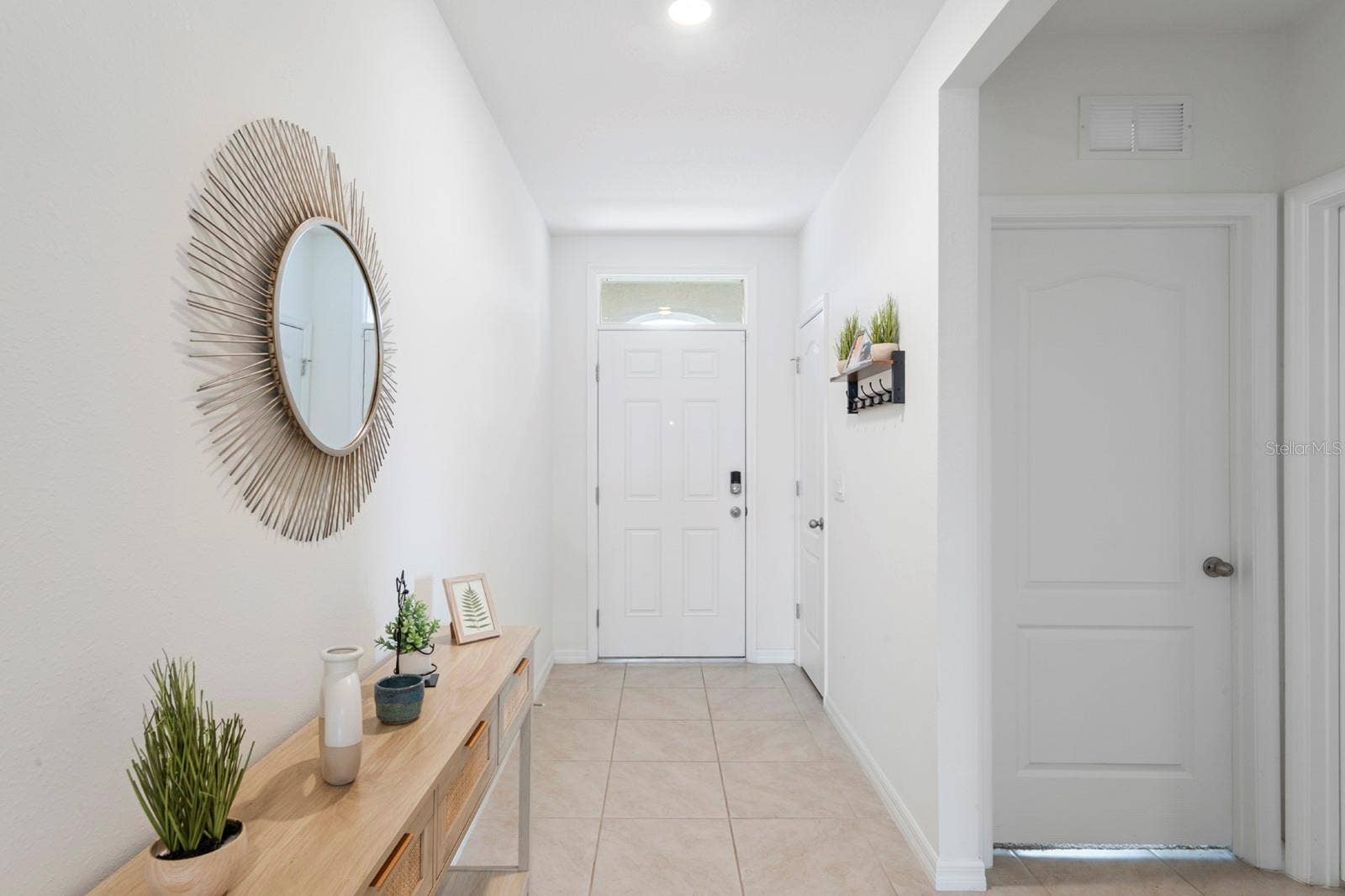 933 AMBLESIDE DRIVE, Haines City, FL 33844 Foyer