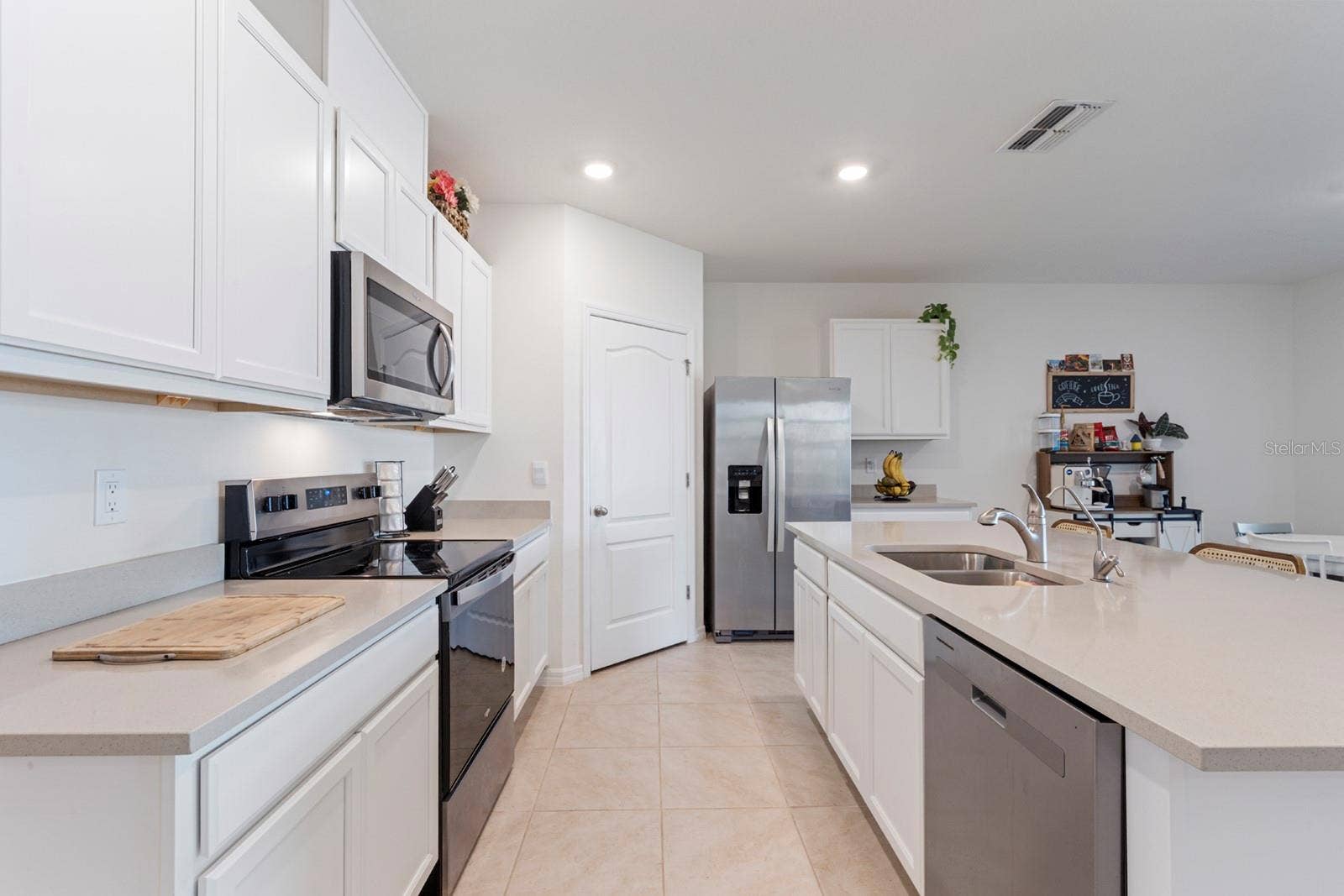 933 AMBLESIDE DRIVE, Haines City, FL 33844 933 AMBLESIDE DRIVE, Haines City, FL 33844