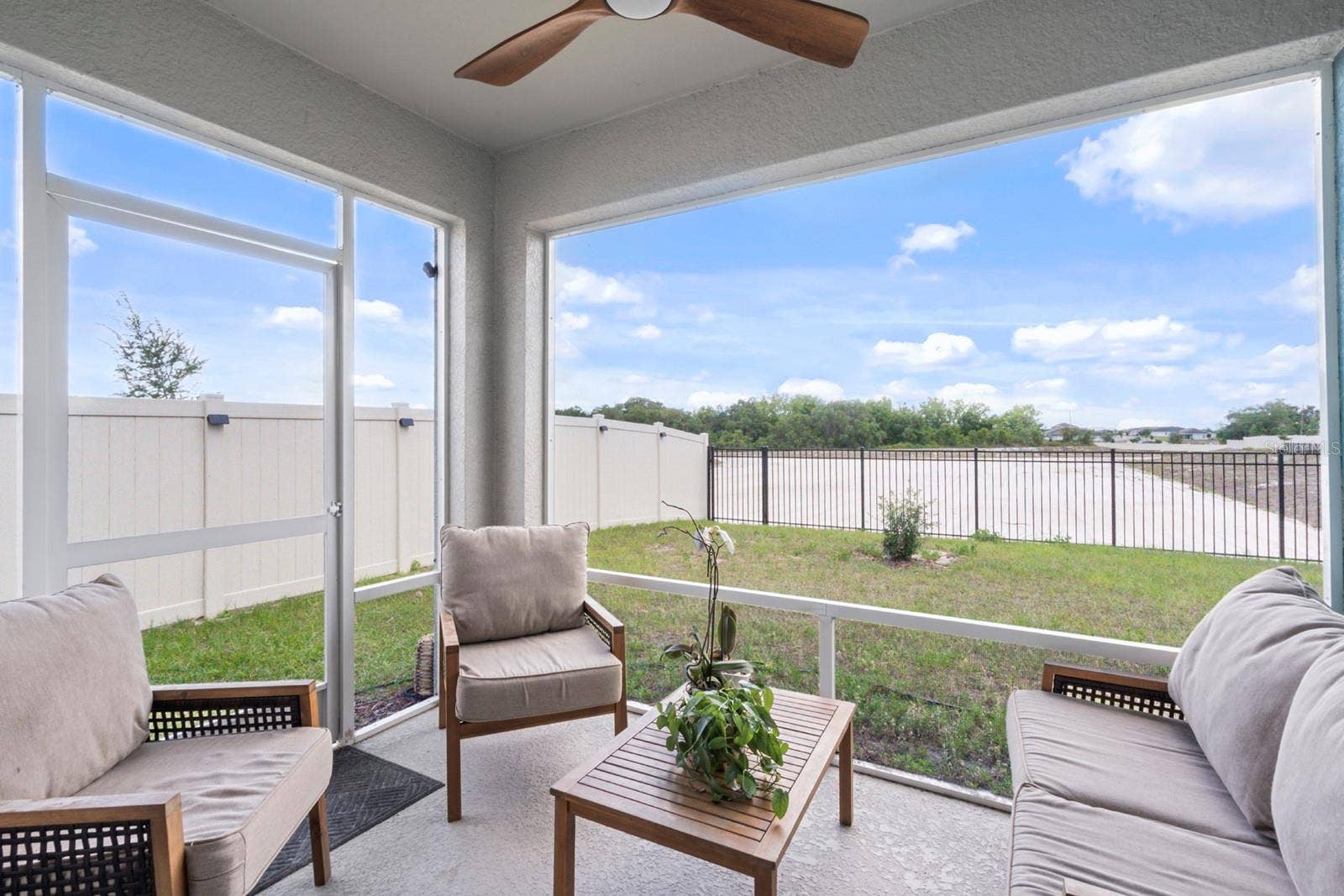 933 AMBLESIDE DRIVE, Haines City, FL 33844 933 AMBLESIDE DRIVE, Haines City, FL 33844