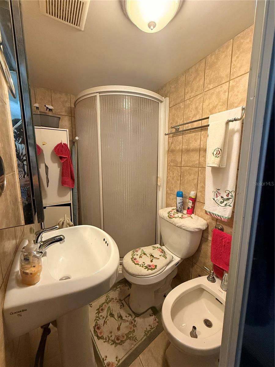3843 CLUB CIRCLE, Lake Wales, FL 33898 3843 CLUB CIRCLE, Lake Wales, FL 33898