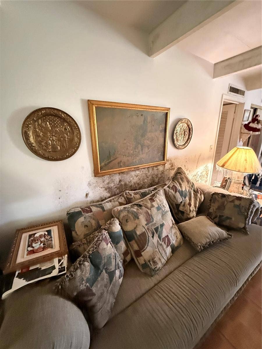 3843 CLUB CIRCLE, Lake Wales, FL 33898 3843 CLUB CIRCLE, Lake Wales, FL 33898