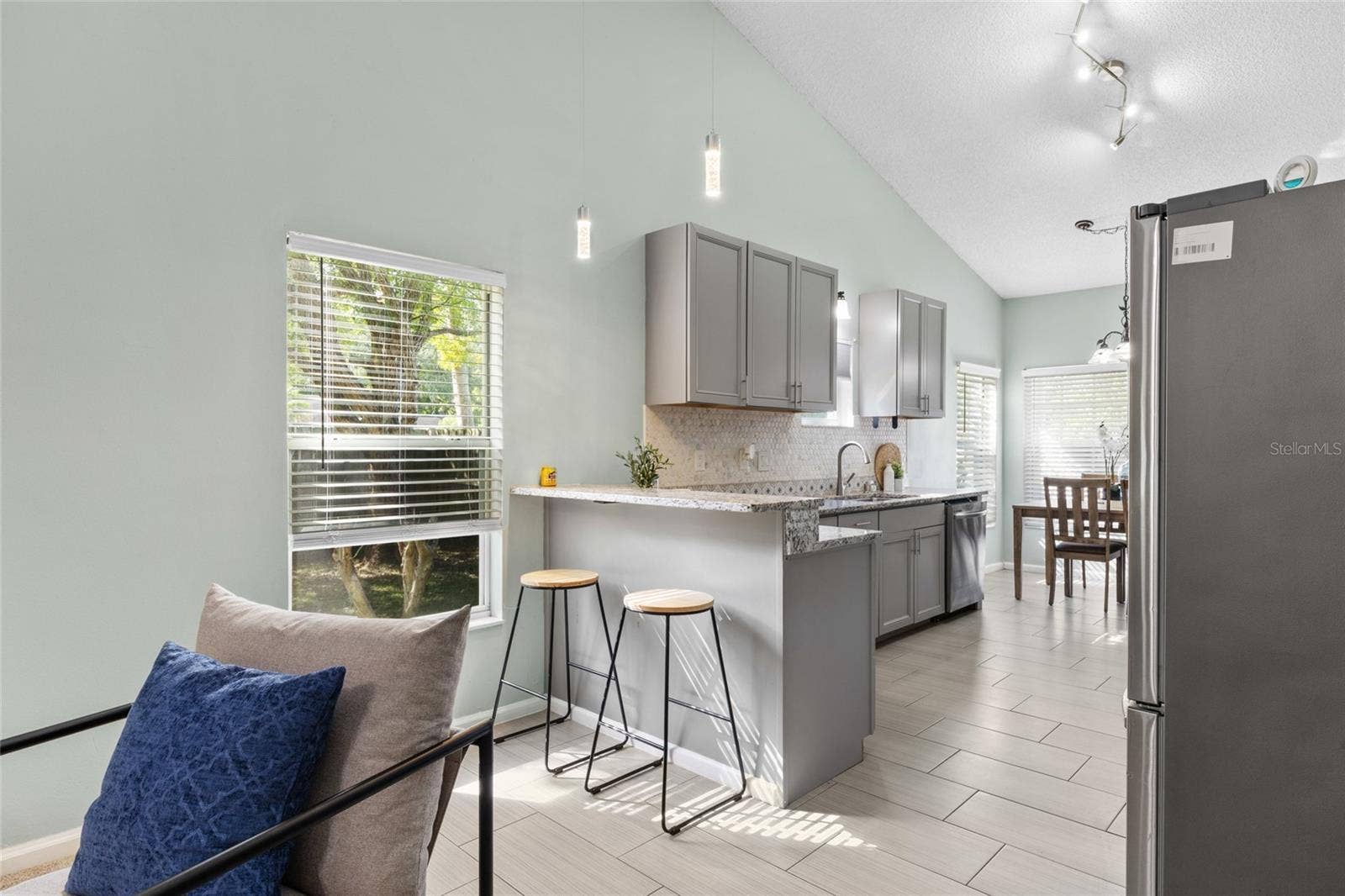 100 KELLY CIRCLE, Sanford, FL 32773 100 KELLY CIRCLE, Sanford, FL 32773