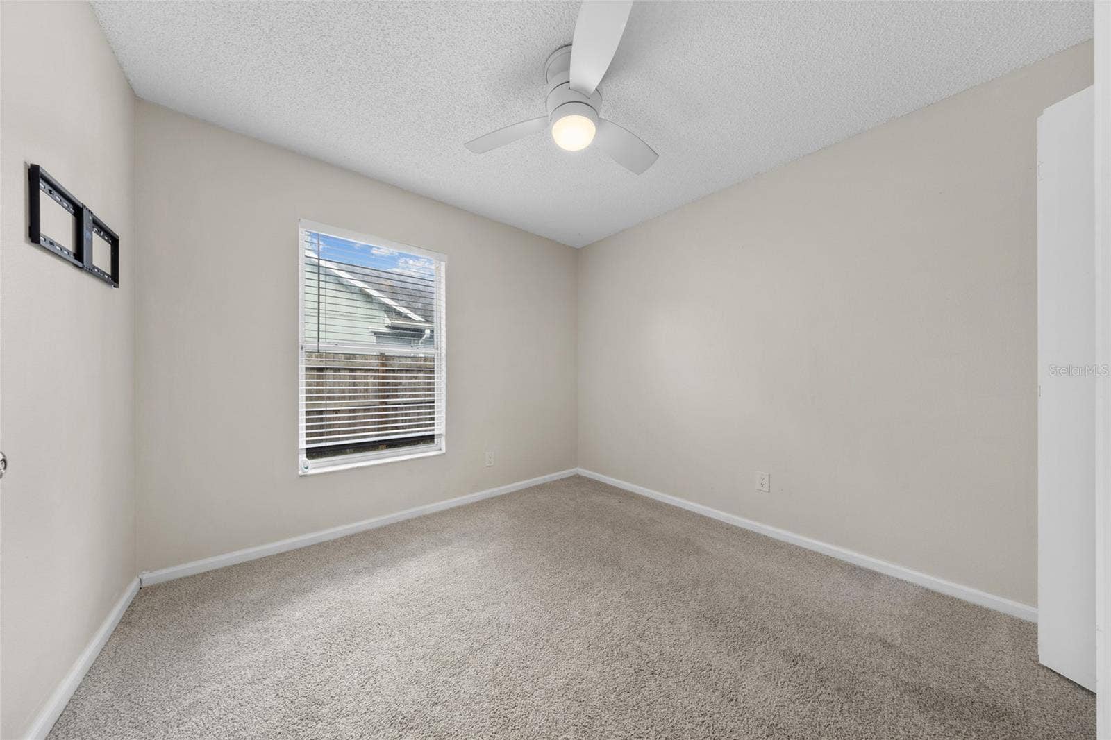 100 KELLY CIRCLE, Sanford, FL 32773 100 KELLY CIRCLE, Sanford, FL 32773