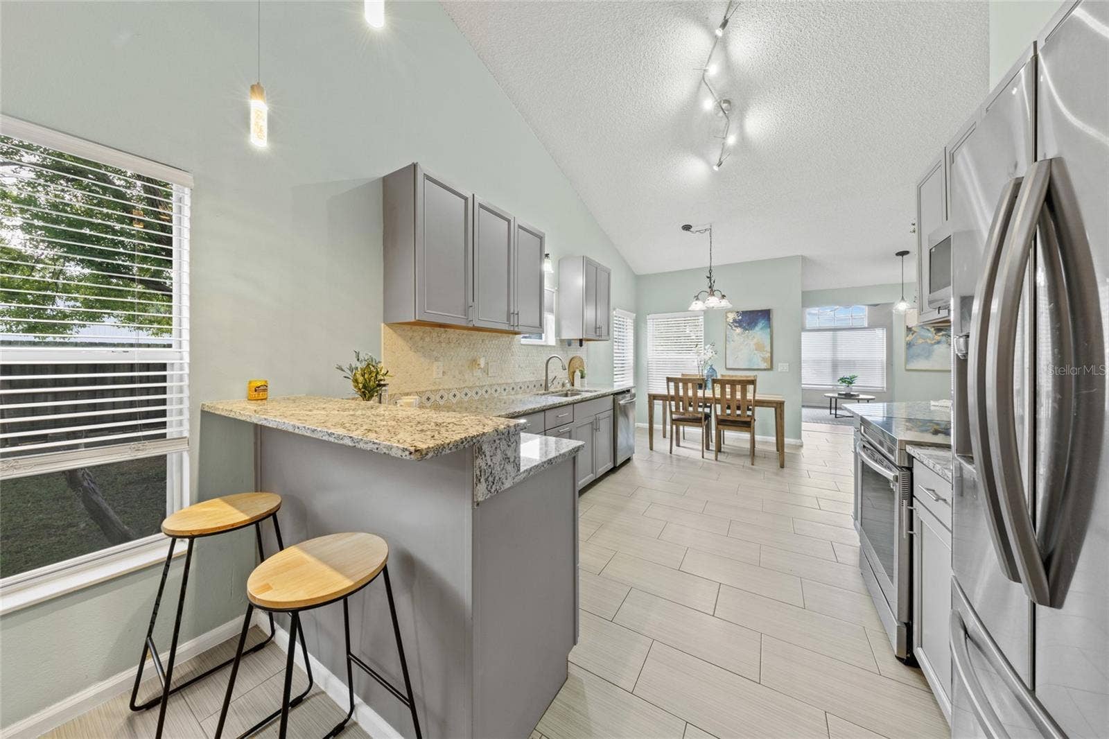 100 KELLY CIRCLE, Sanford, FL 32773 100 KELLY CIRCLE, Sanford, FL 32773