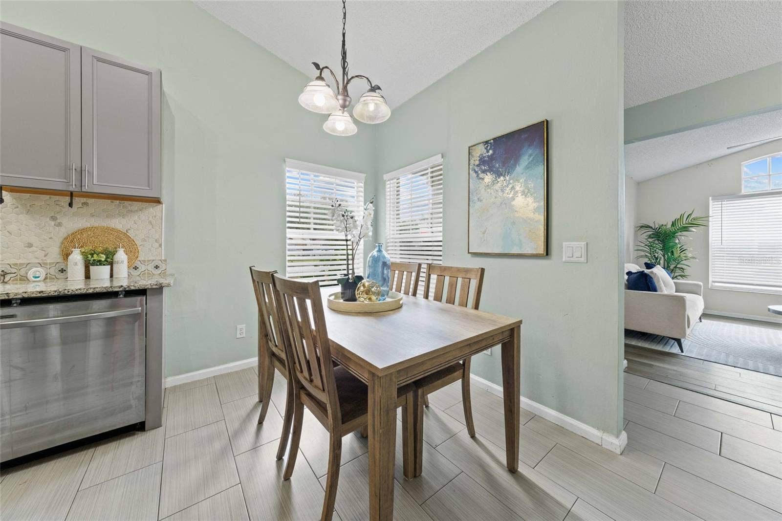 100 KELLY CIRCLE, Sanford, FL 32773 100 KELLY CIRCLE, Sanford, FL 32773