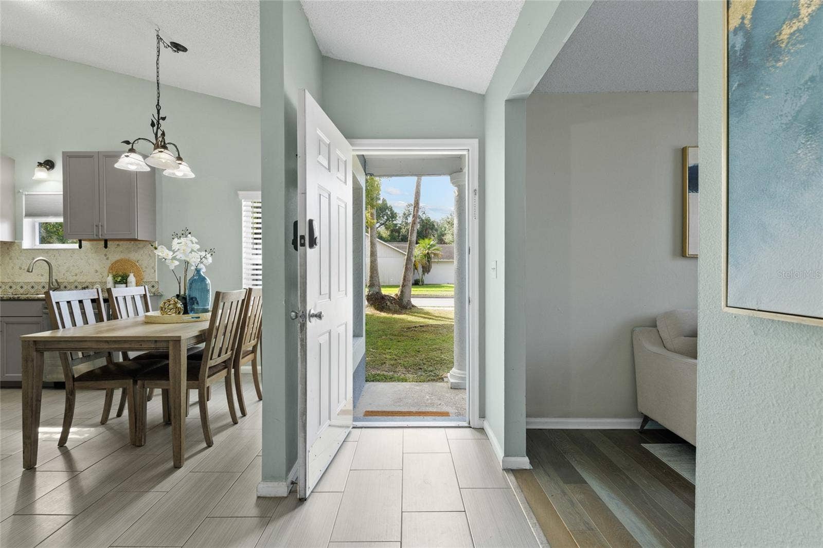 100 KELLY CIRCLE, Sanford, FL 32773 100 KELLY CIRCLE, Sanford, FL 32773