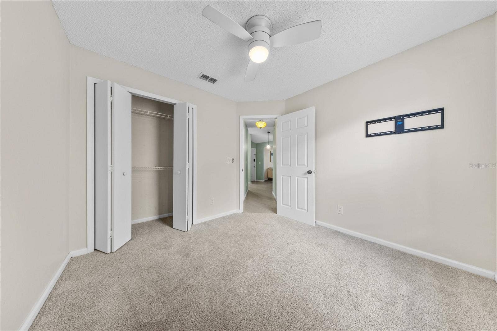 100 KELLY CIRCLE, Sanford, FL 32773 100 KELLY CIRCLE, Sanford, FL 32773