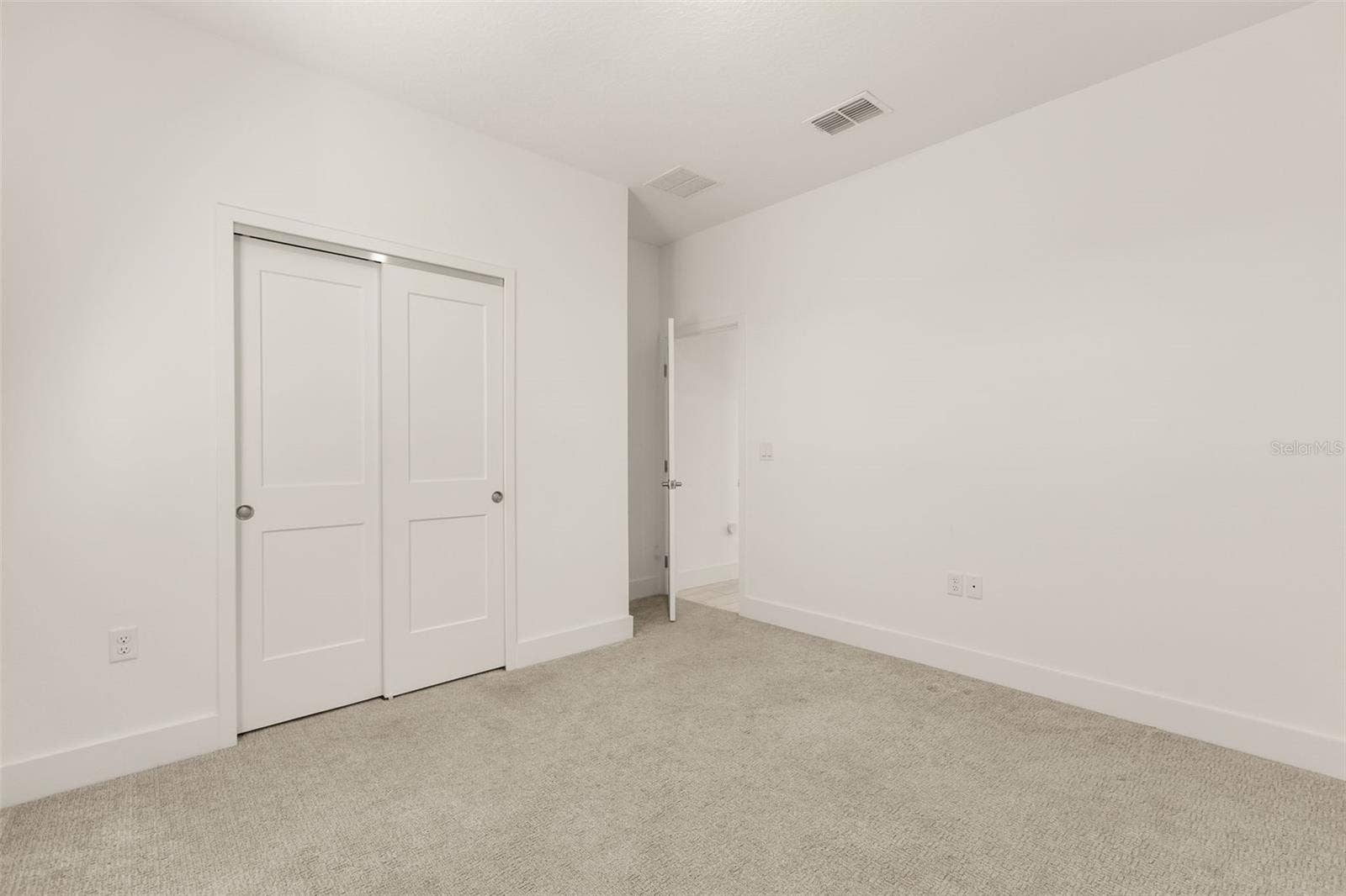 3055 SILVERMINES AVENUE, Ormond Beach, FL 32174 3055 SILVERMINES AVENUE, Ormond Beach, FL 32174