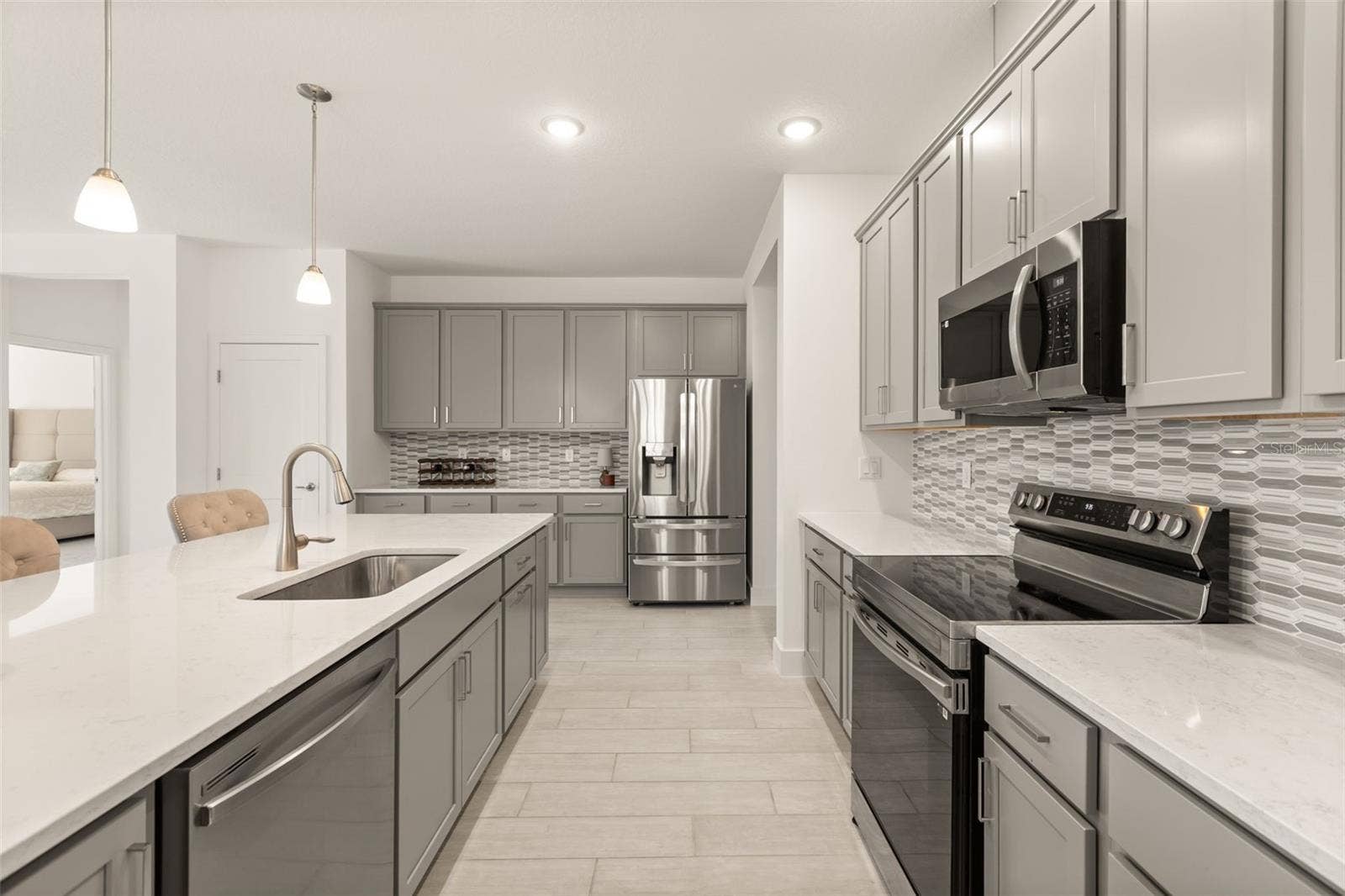 3055 SILVERMINES AVENUE, Ormond Beach, FL 32174 3055 SILVERMINES AVENUE, Ormond Beach, FL 32174