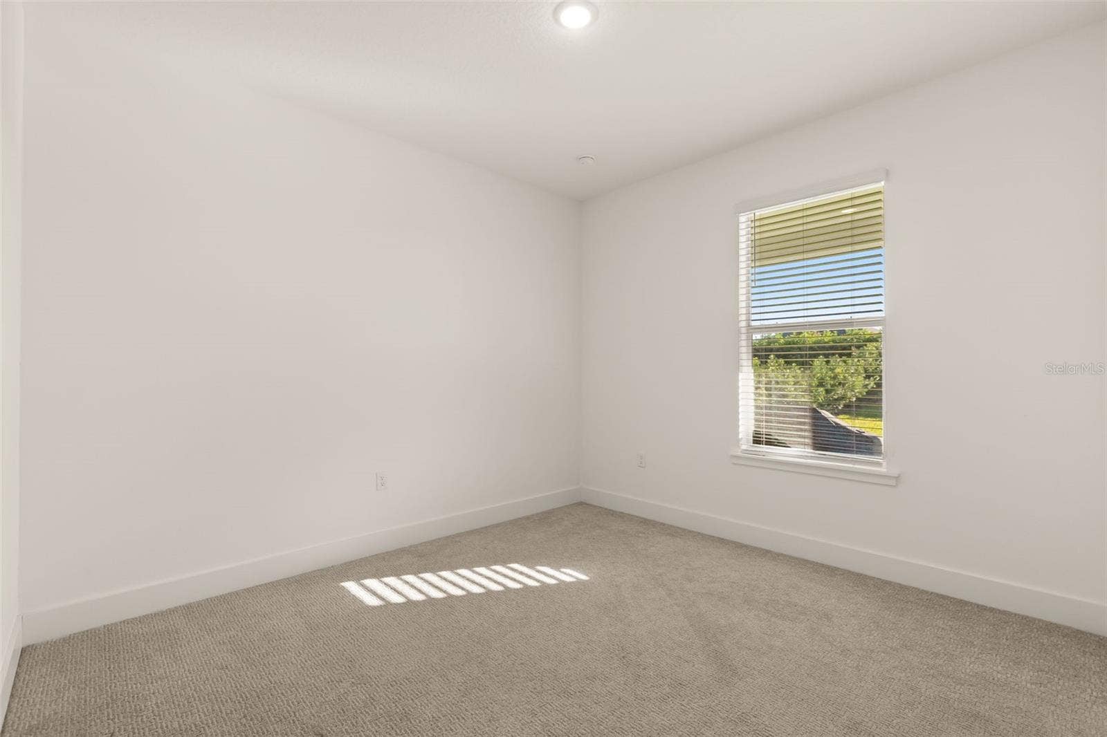 3055 SILVERMINES AVENUE, Ormond Beach, FL 32174 3055 SILVERMINES AVENUE, Ormond Beach, FL 32174