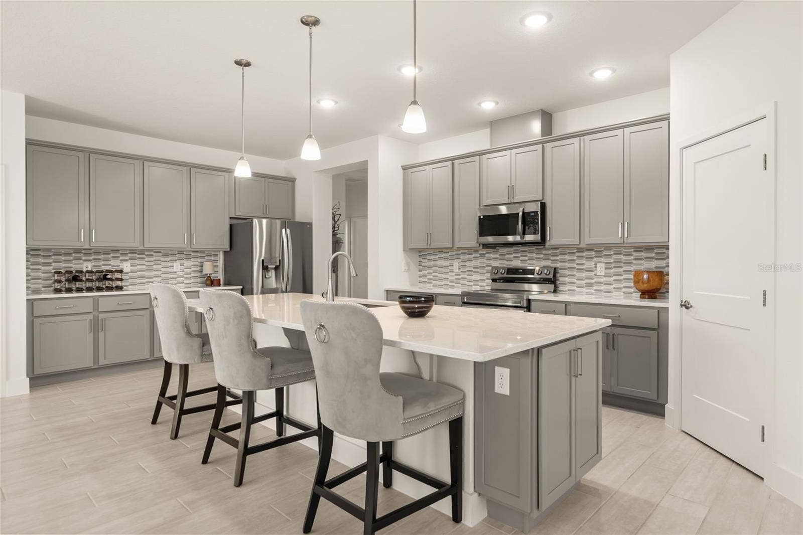 3055 SILVERMINES AVENUE, Ormond Beach, FL 32174 3055 SILVERMINES AVENUE, Ormond Beach, FL 32174
