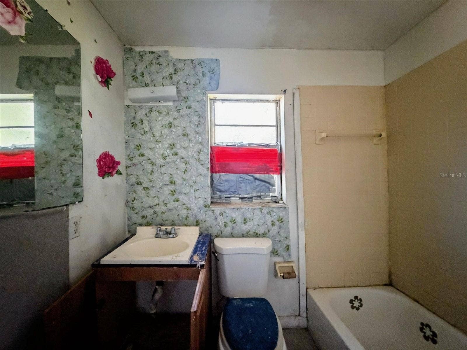 2221 UNION STREET S, St Petersburg, FL 33712 2221 UNION STREET S, St Petersburg, FL 33712